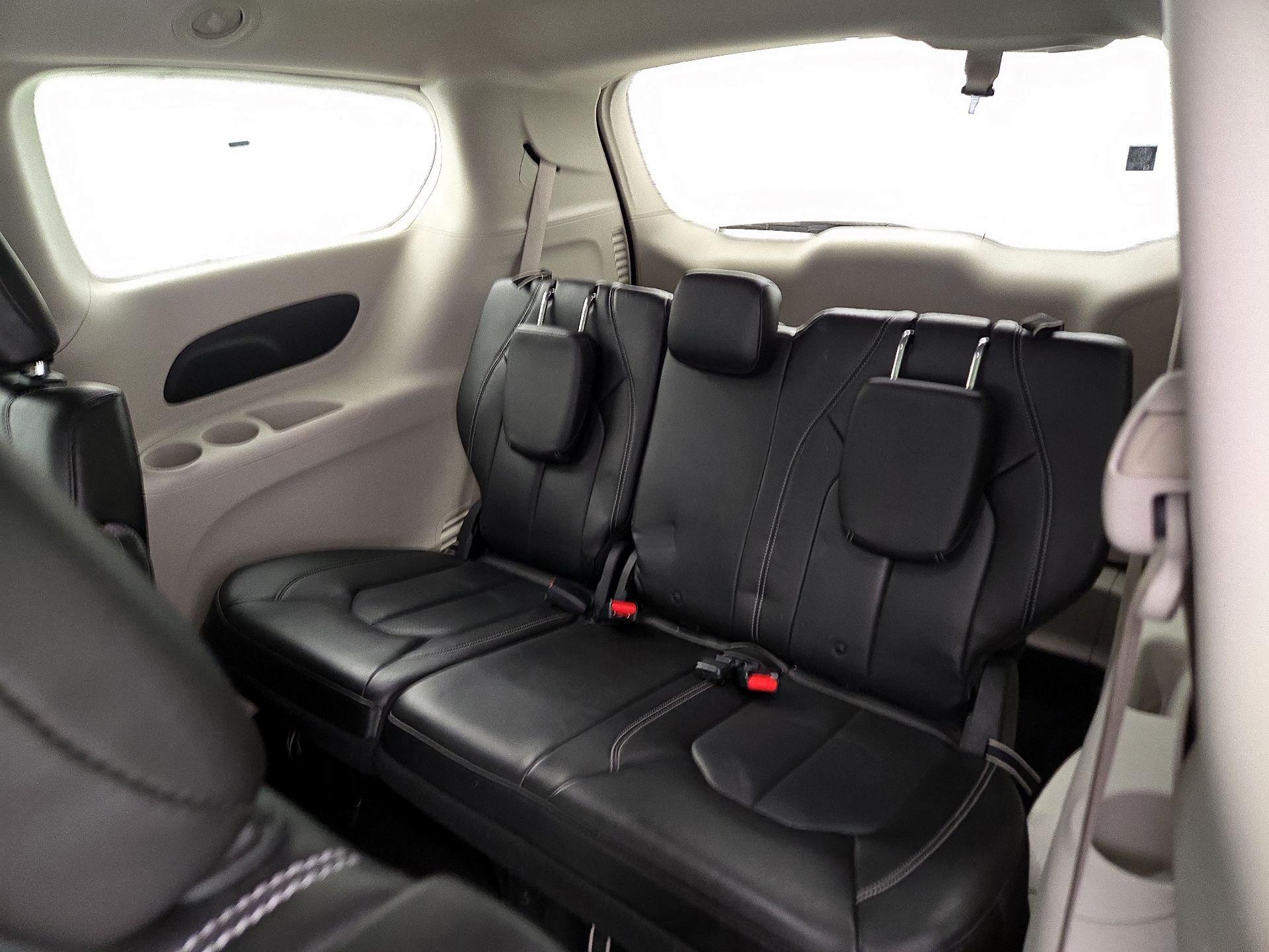 Thumbnail: 2021 Chrysler Voyager - 20