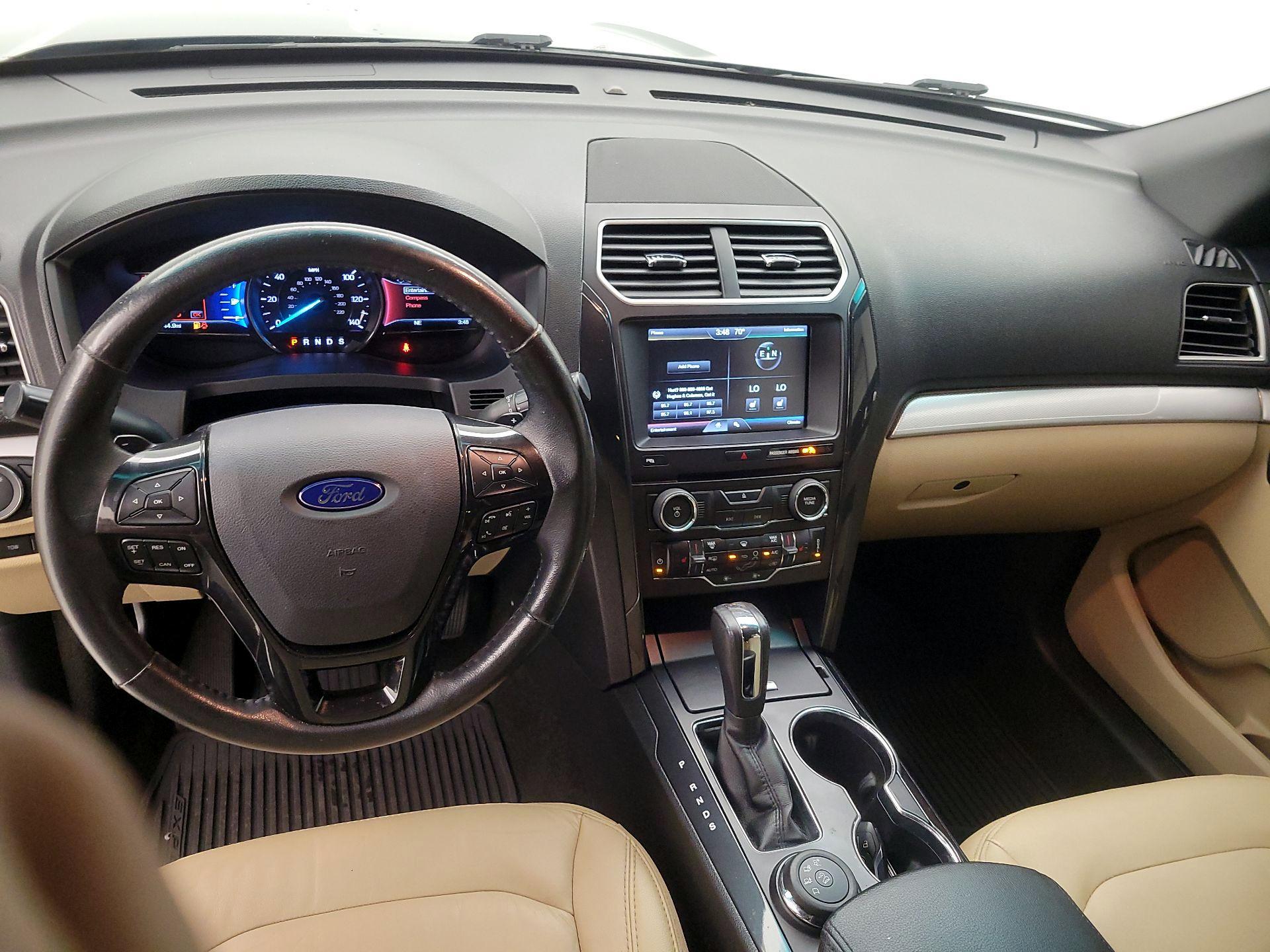 Thumbnail: 2016 Ford Explorer - 9