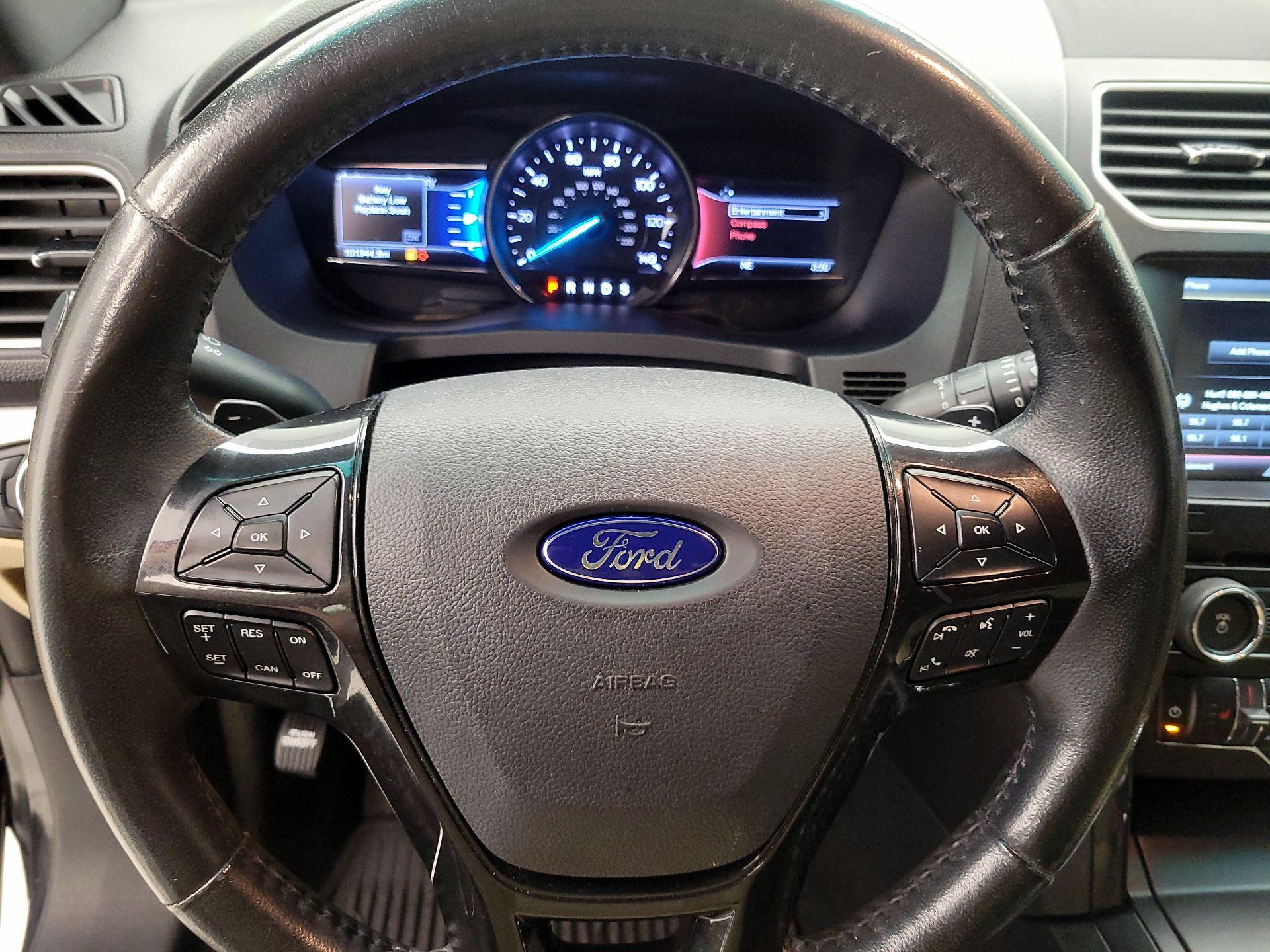 Thumbnail: 2016 Ford Explorer - 10
