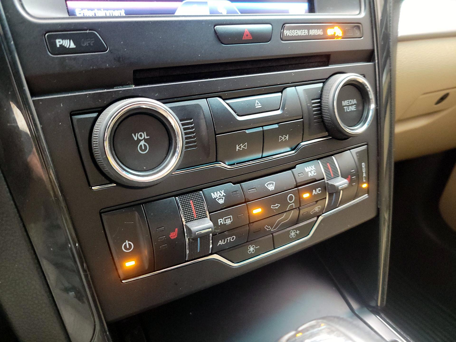 Thumbnail: 2016 Ford Explorer - 16