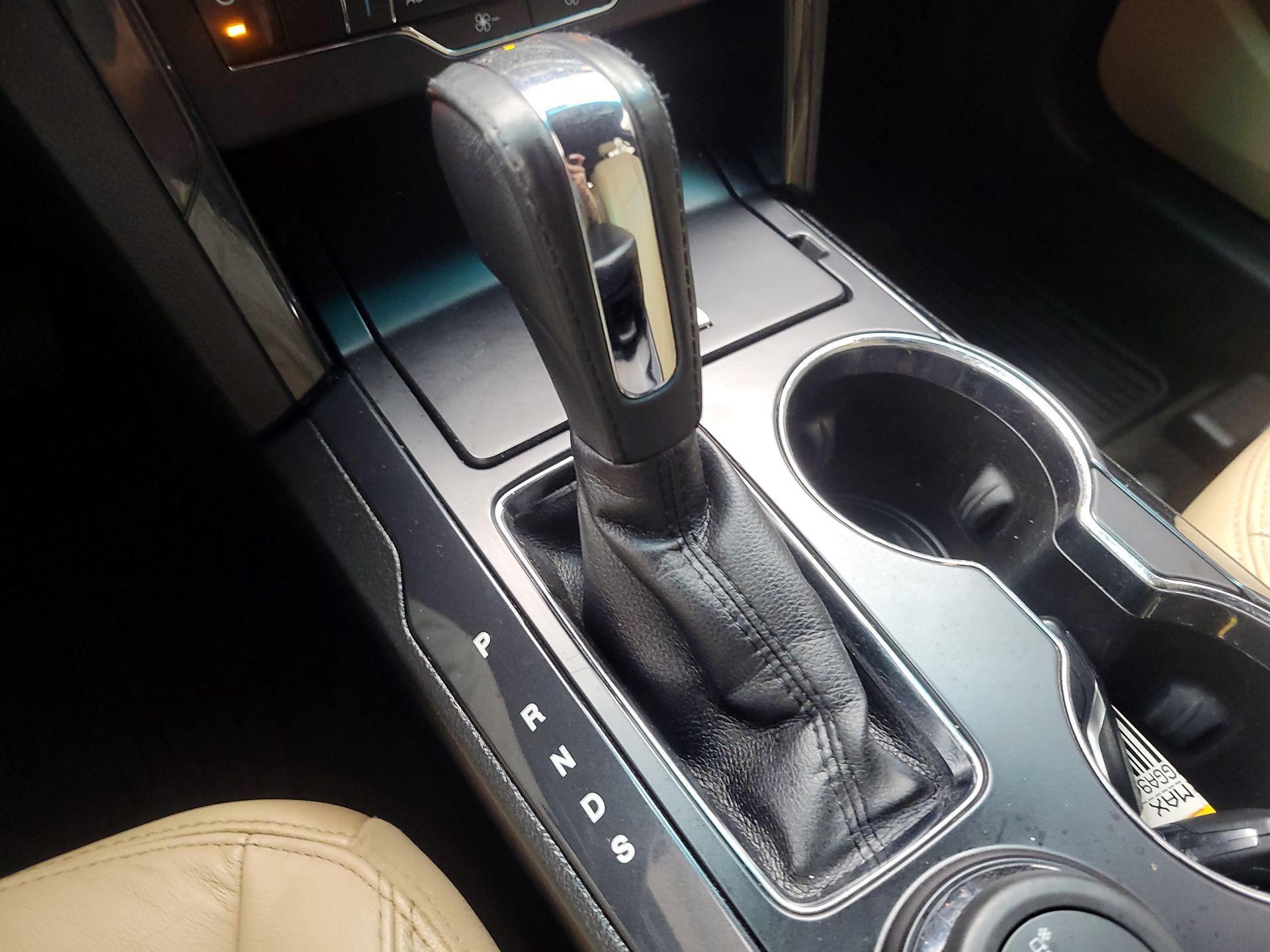 Thumbnail: 2016 Ford Explorer - 17