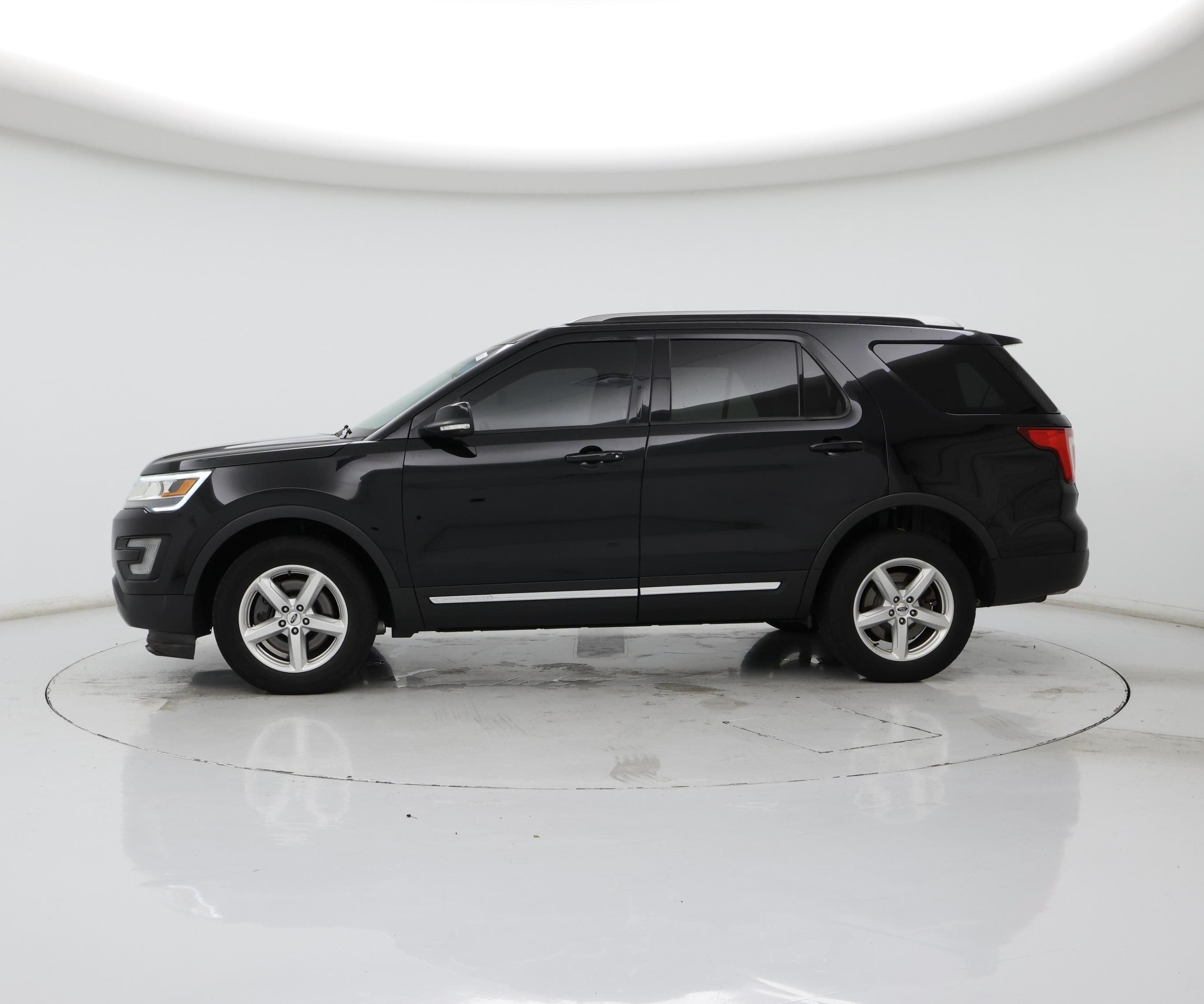 Thumbnail: 2016 Ford Explorer - 3