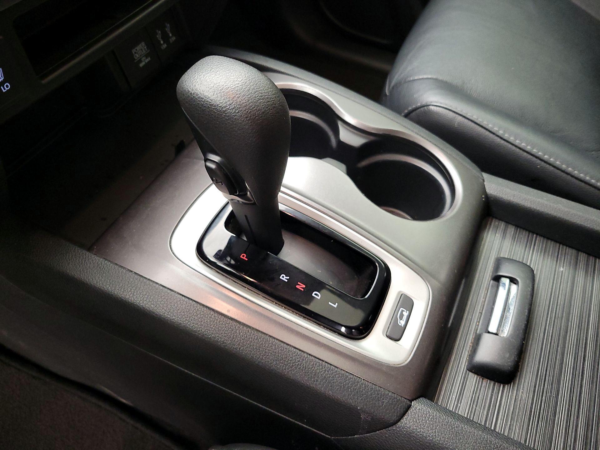 Thumbnail: 2016 Honda Pilot - 15