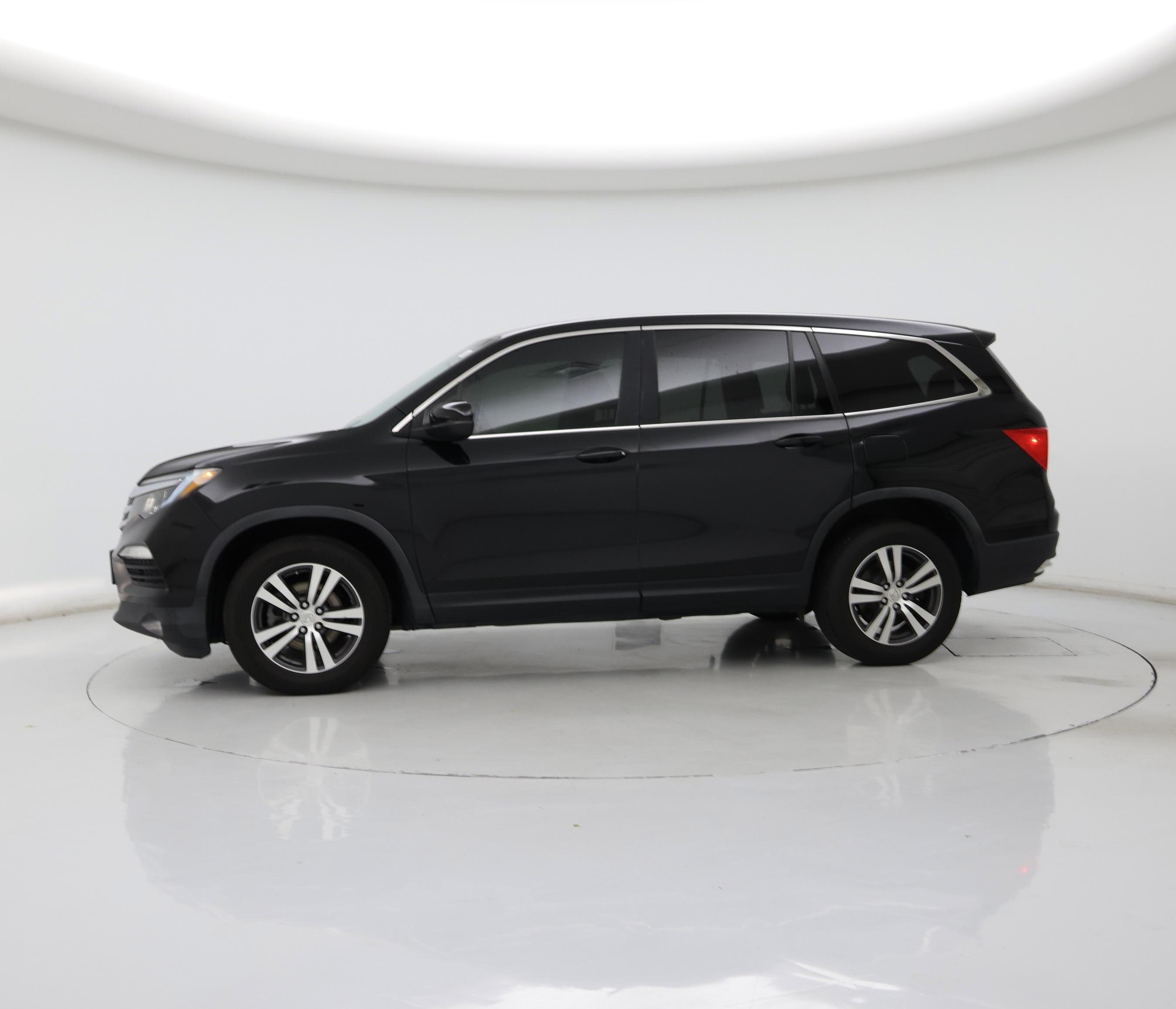 Thumbnail: 2016 Honda Pilot - 3