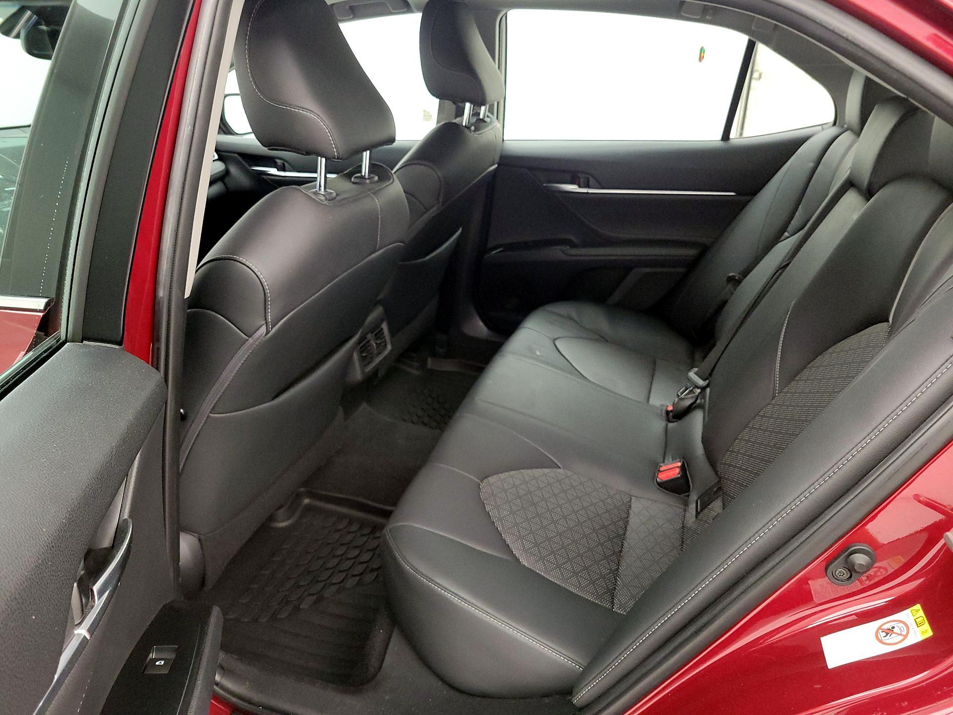 Thumbnail: 2018 Toyota Camry - 17