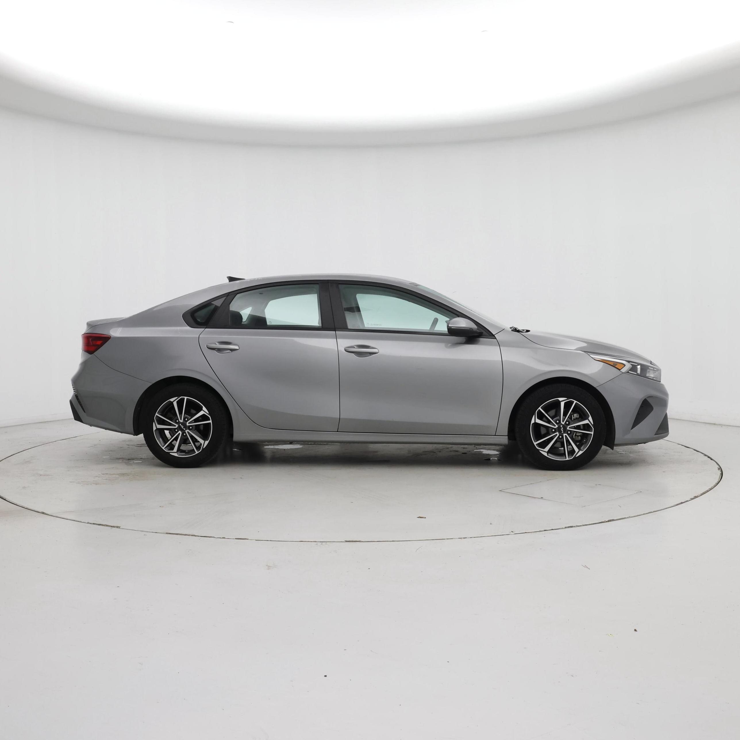 Thumbnail: 2022 Kia Forte - 7