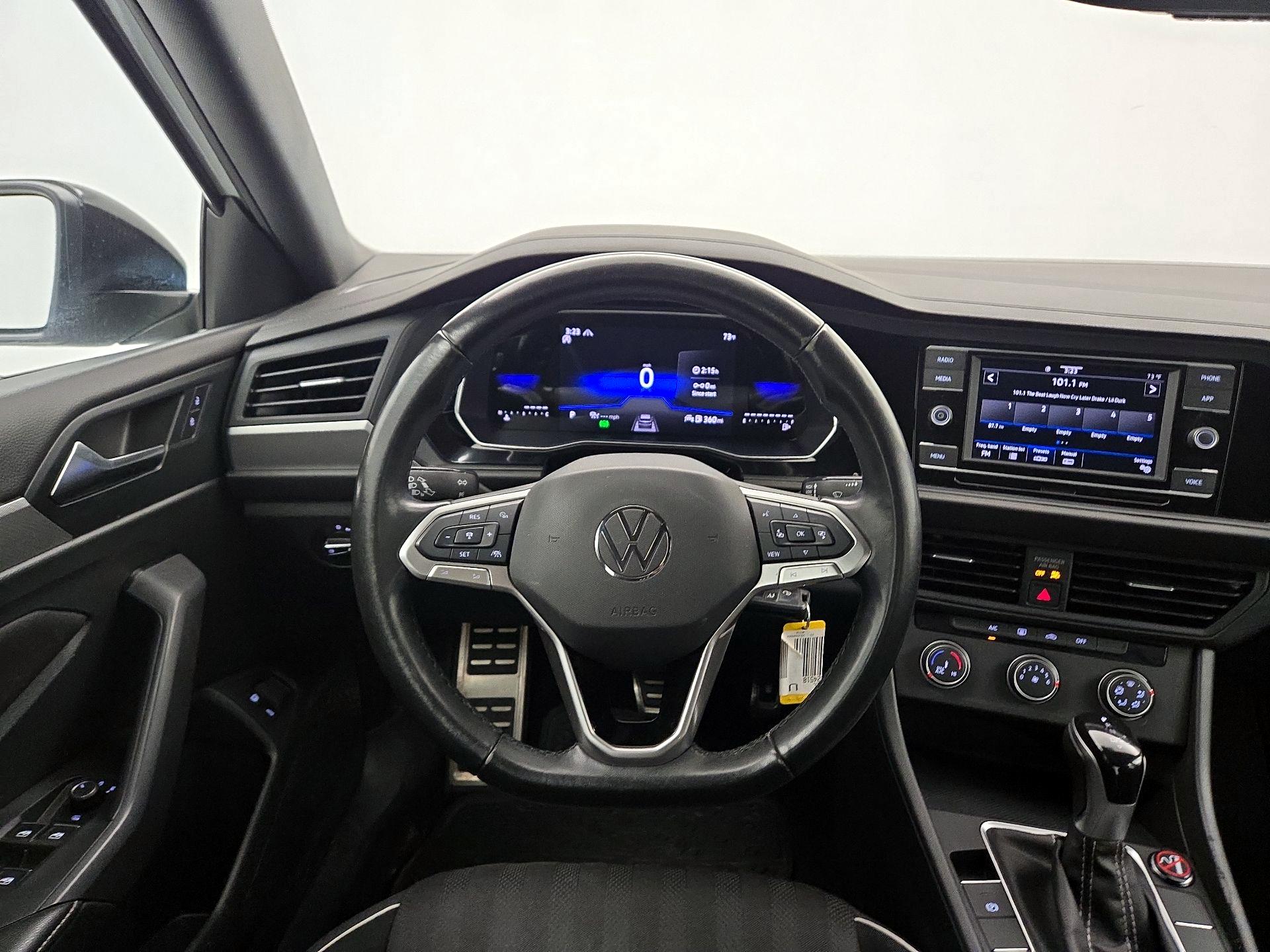 Thumbnail: 2023 Volkswagen Jetta - 10