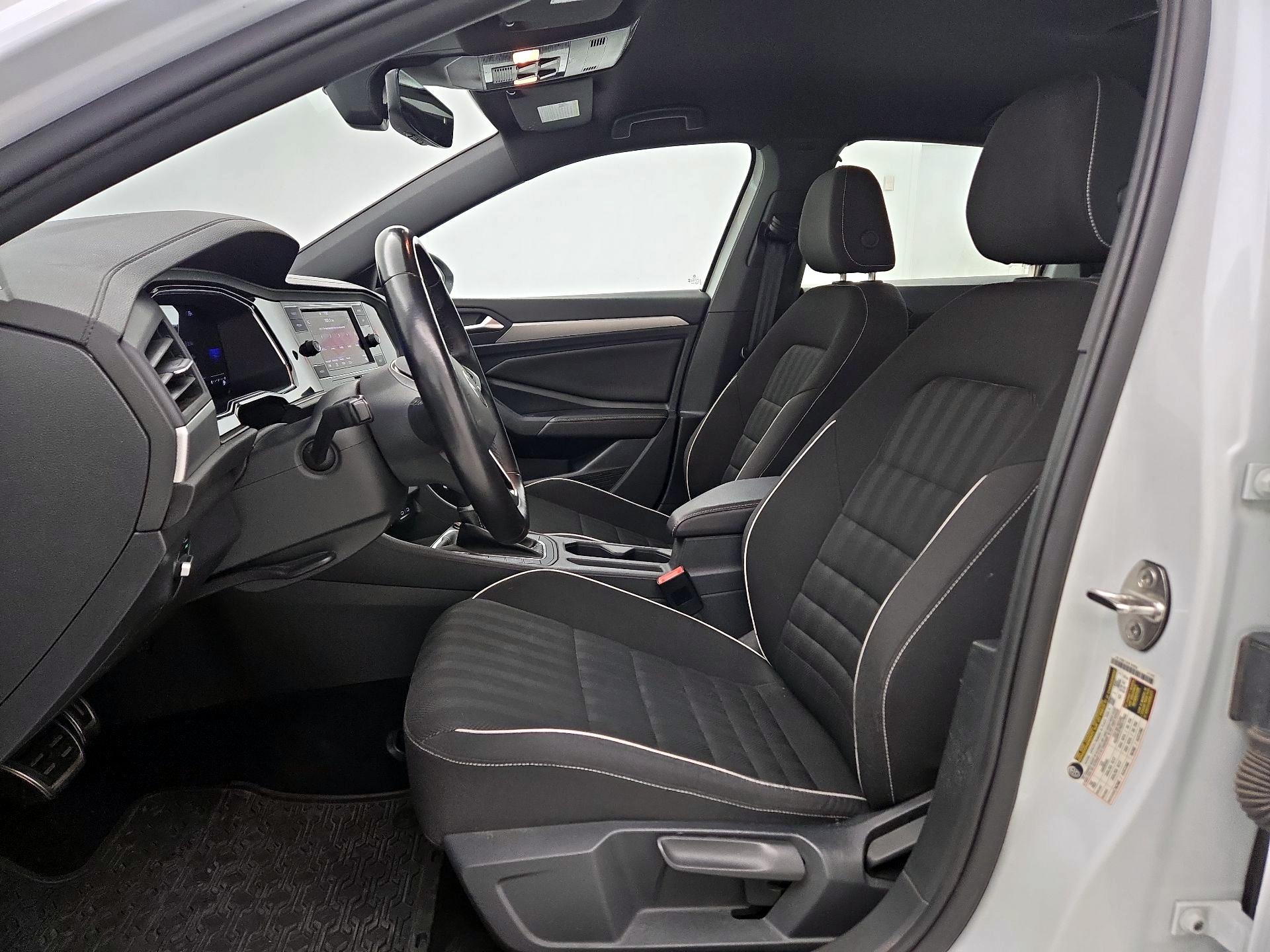 Thumbnail: 2023 Volkswagen Jetta - 11