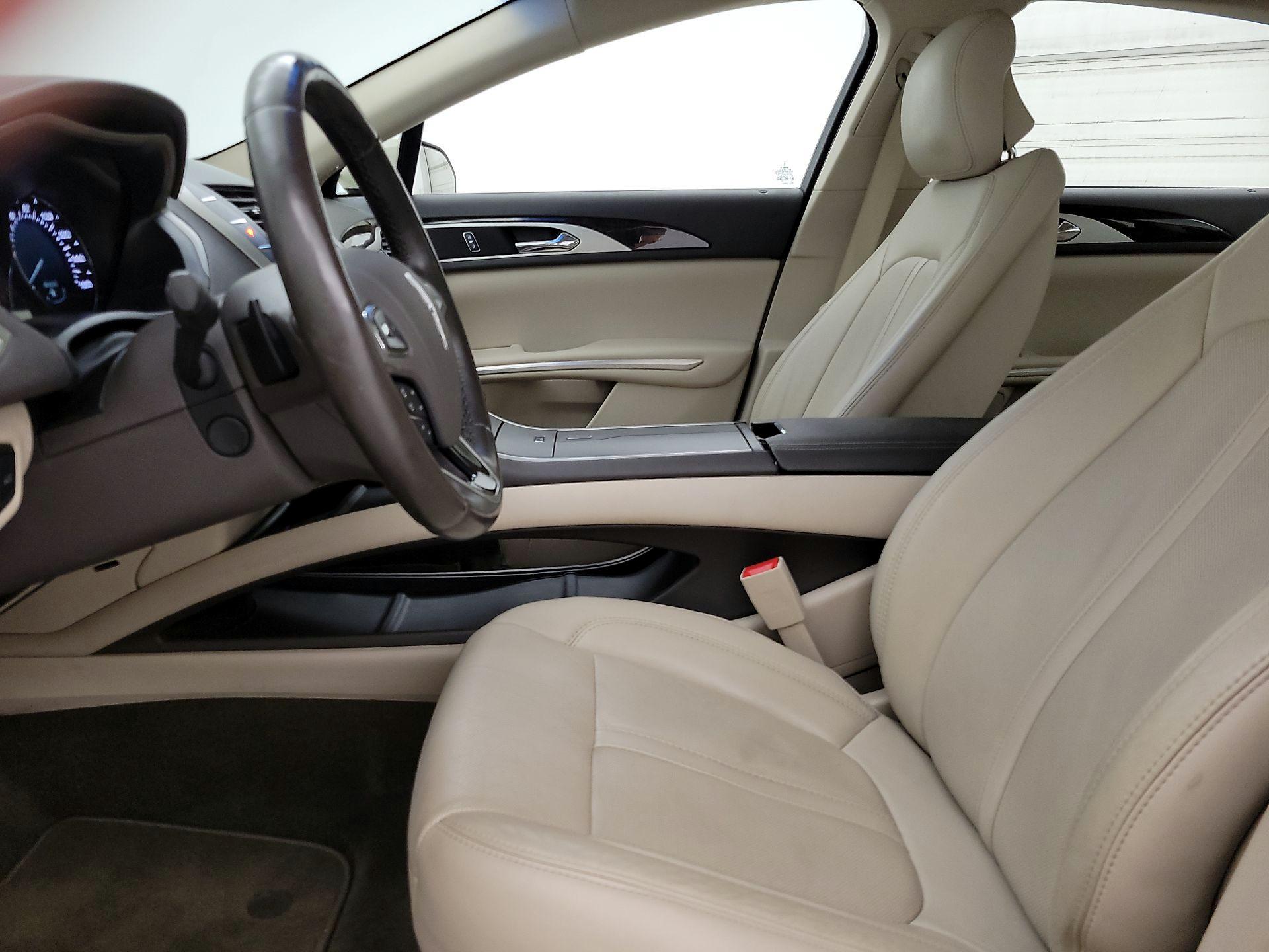 Thumbnail: 2016 Lincoln MKZ - 11