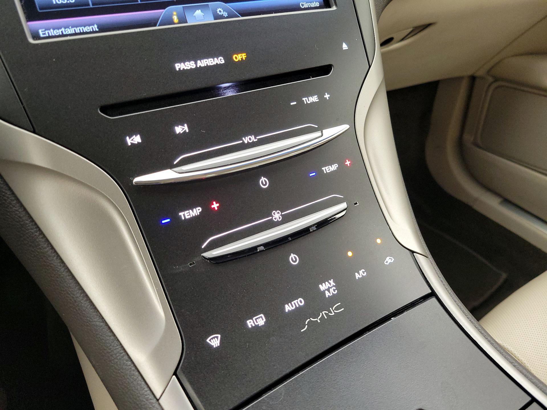 Thumbnail: 2016 Lincoln MKZ - 16