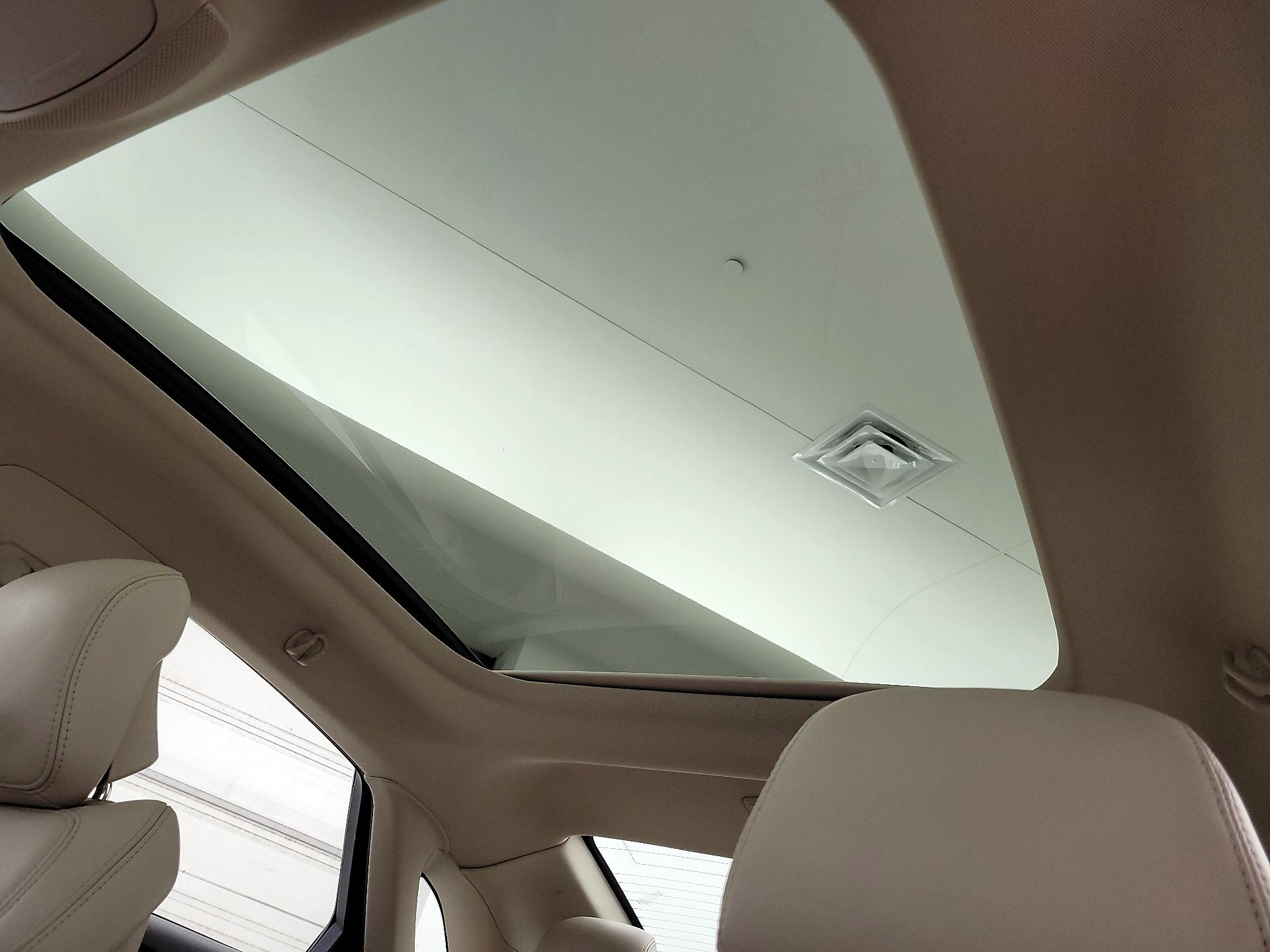 Thumbnail: 2016 Lincoln MKZ - 18