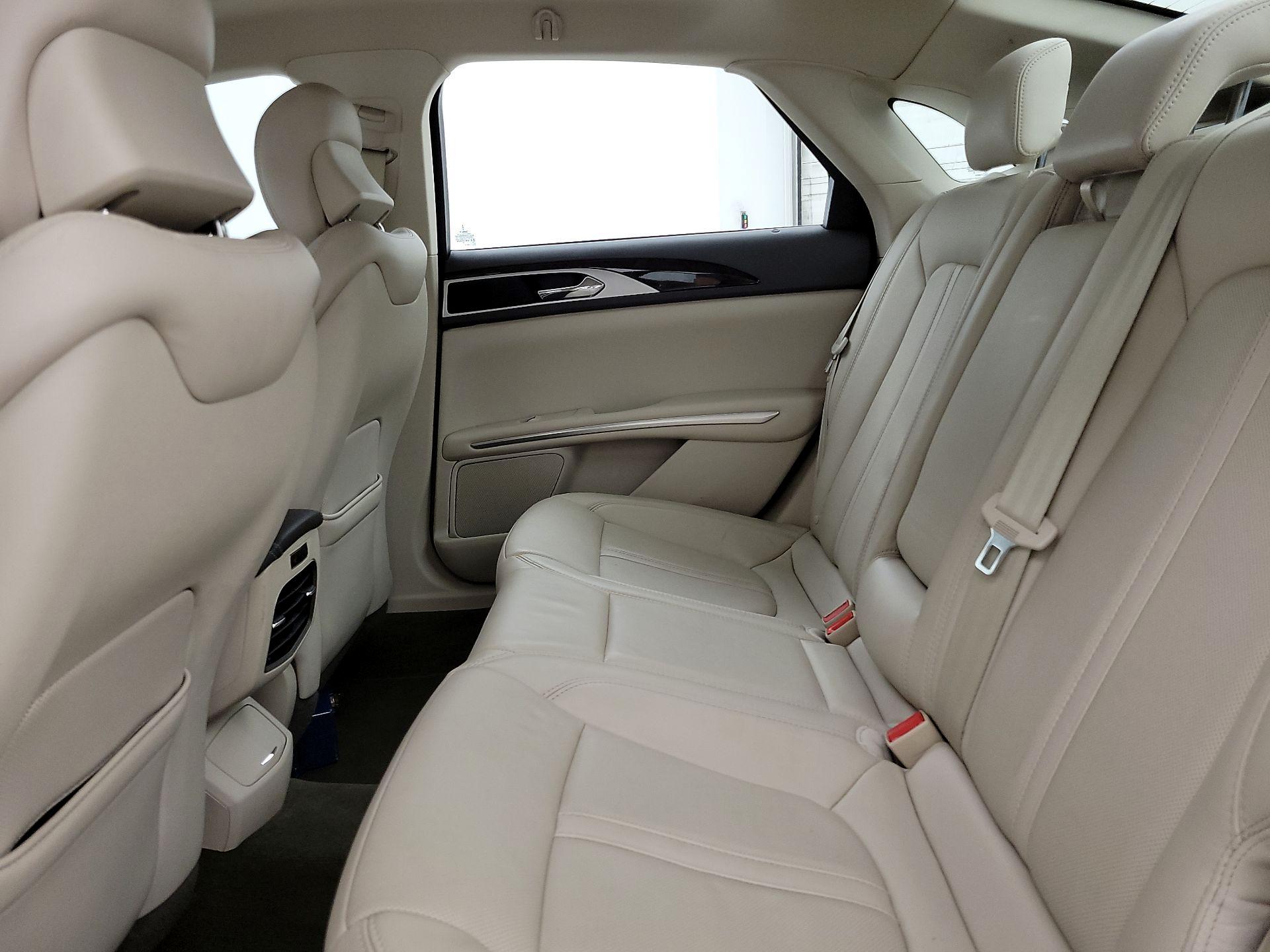 Thumbnail: 2016 Lincoln MKZ - 19