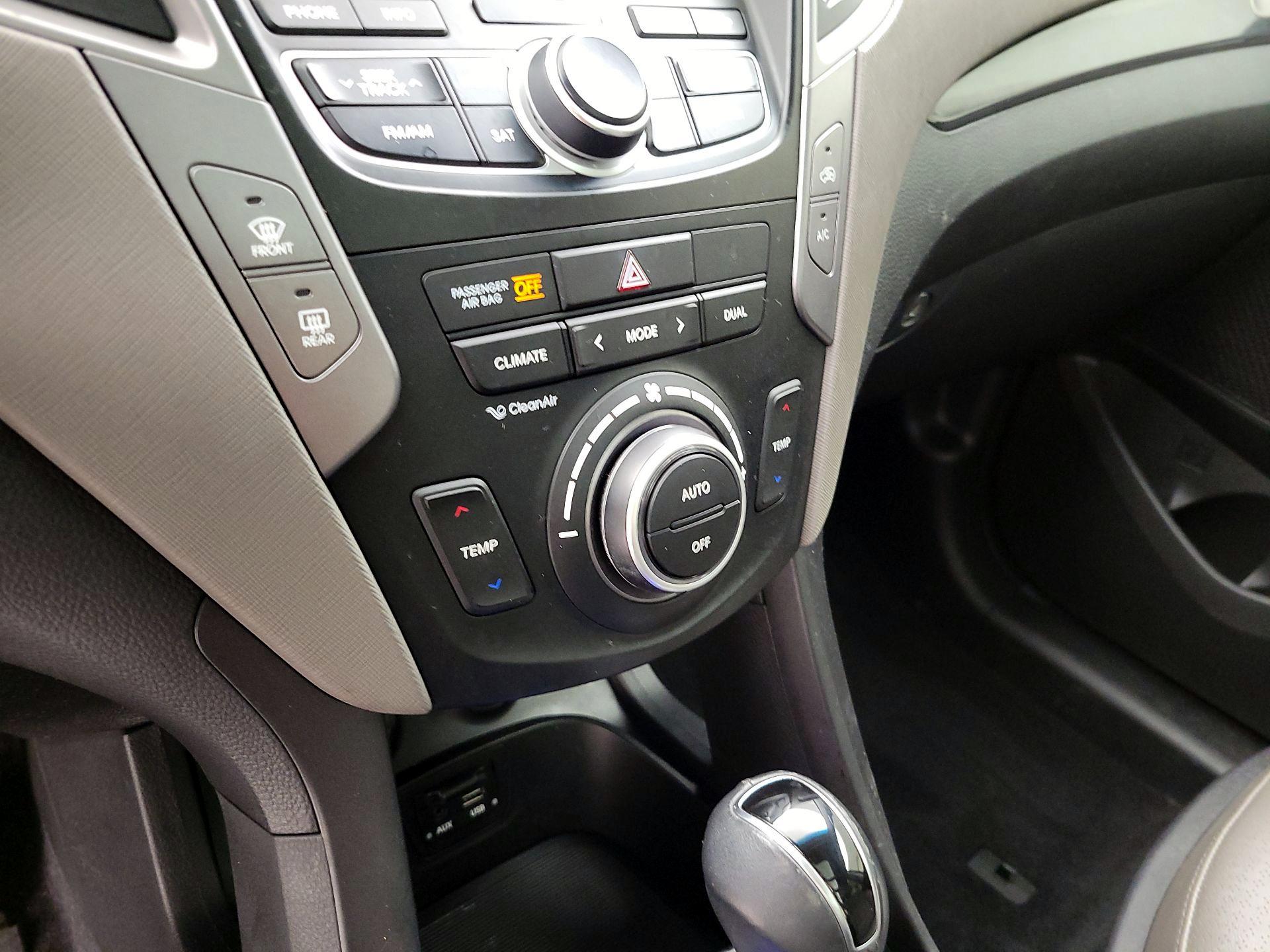 Thumbnail: 2016 Hyundai Santa Fe - 14