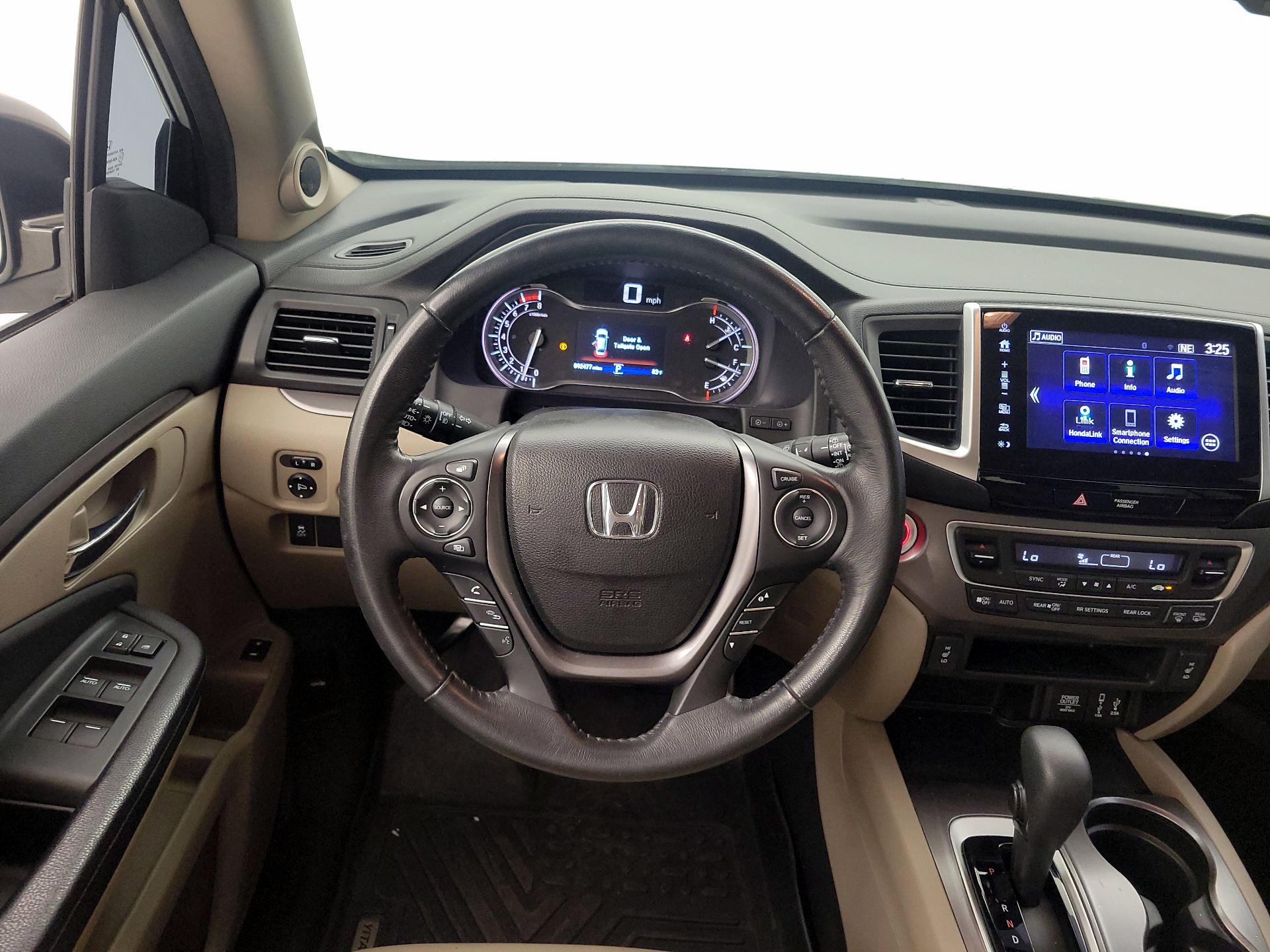 Thumbnail: 2017 Honda Pilot - 10