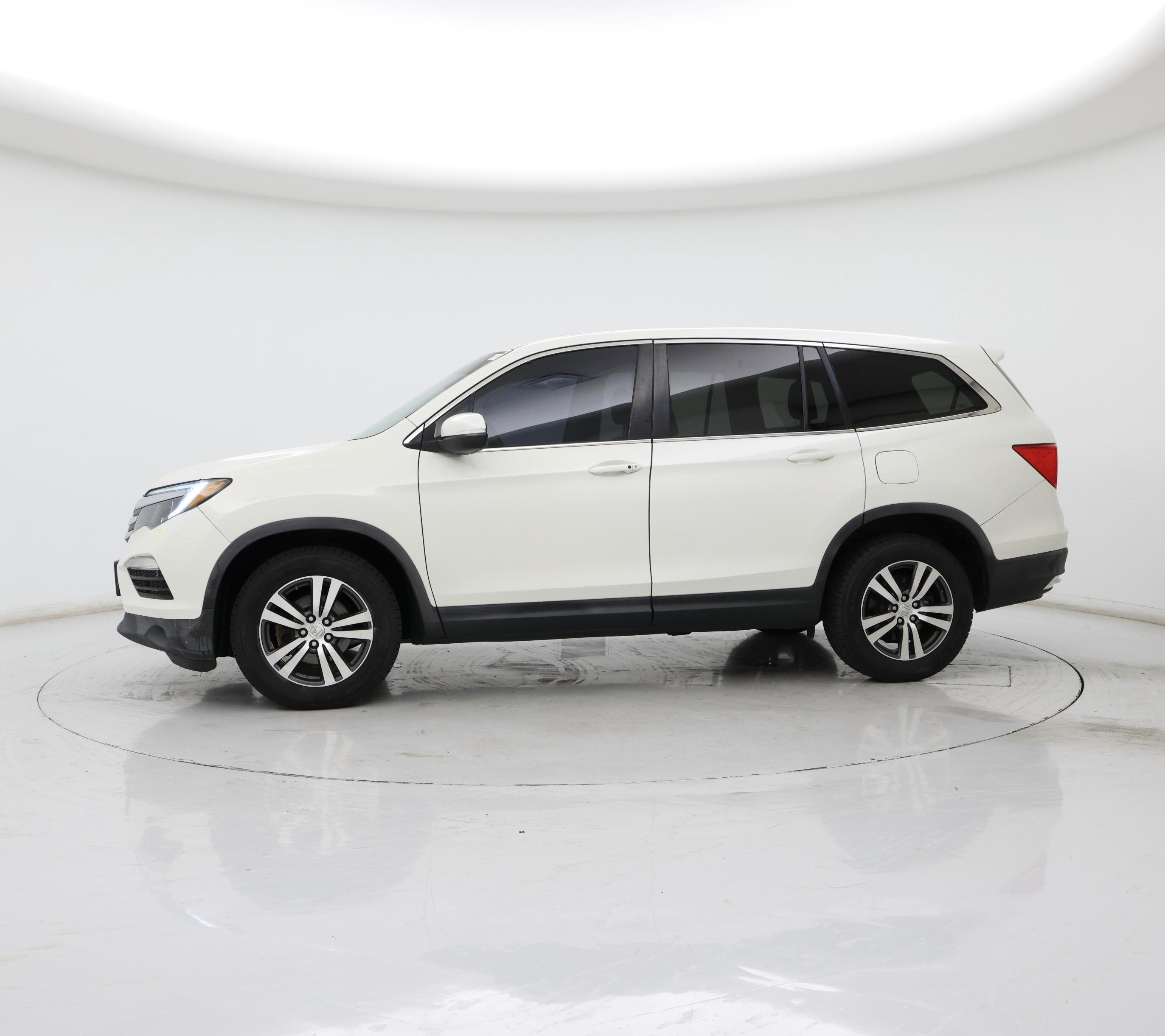 Thumbnail: 2017 Honda Pilot - 3