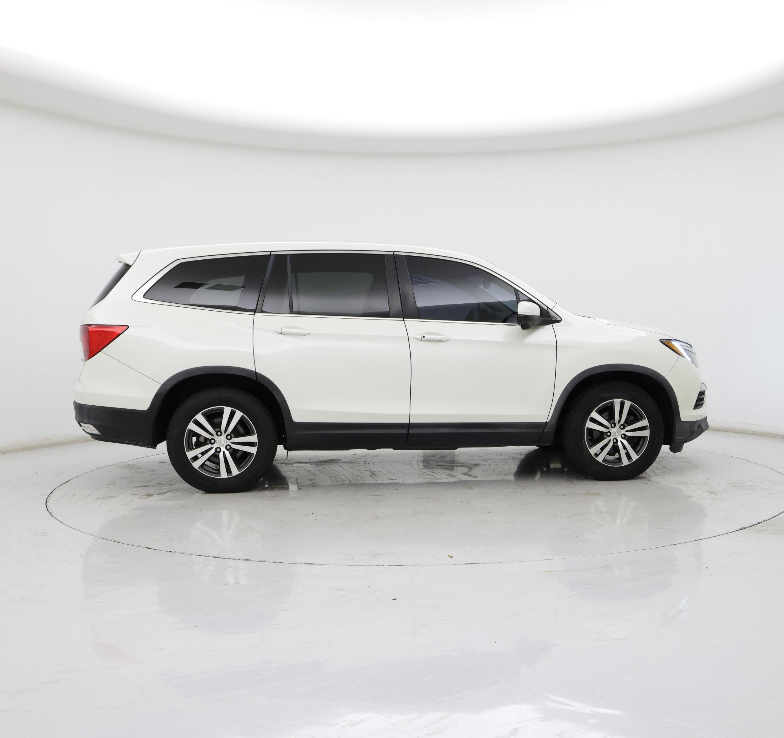 Thumbnail: 2017 Honda Pilot - 7