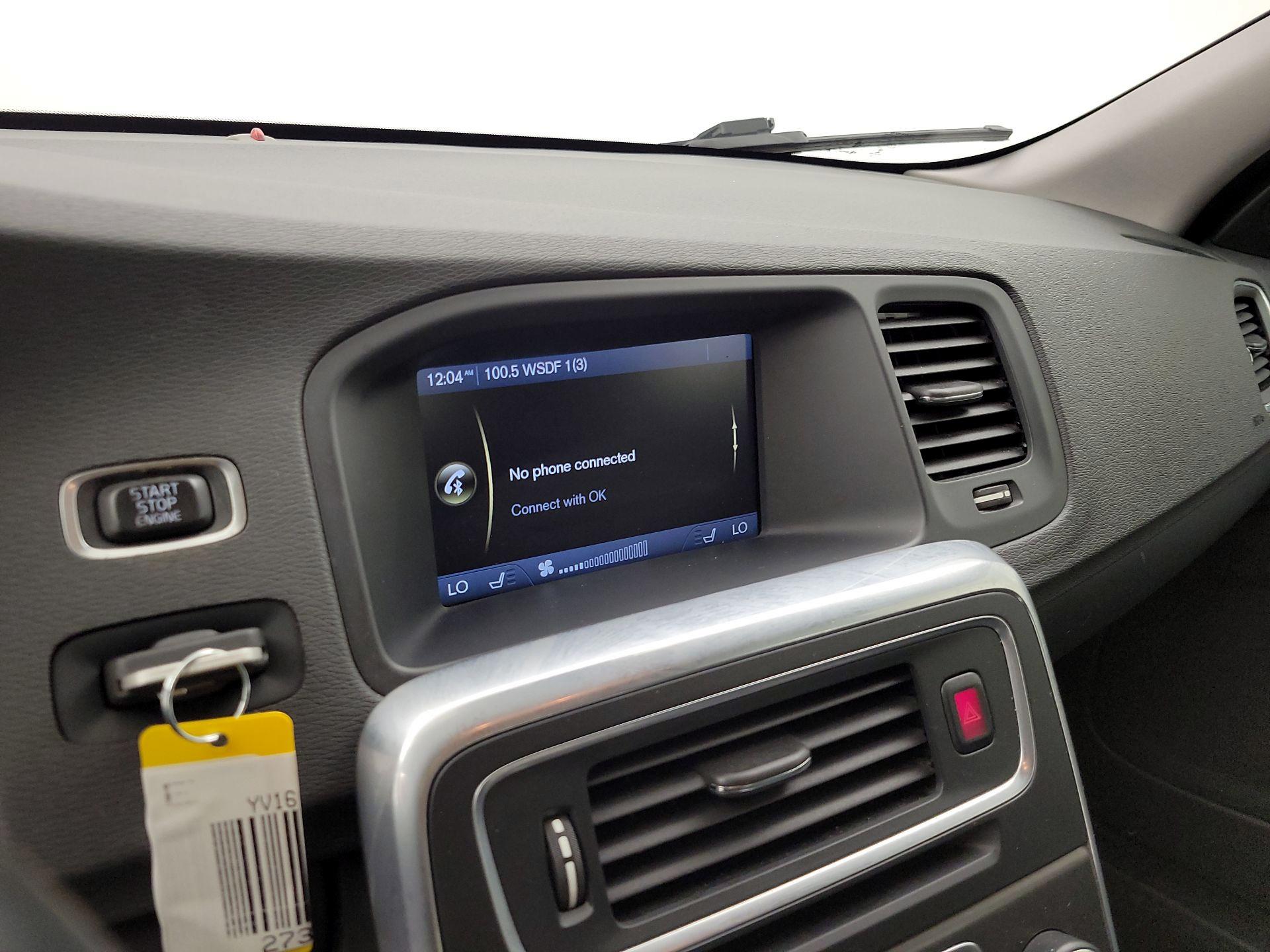 Thumbnail: 2015 Volvo V60 - 13