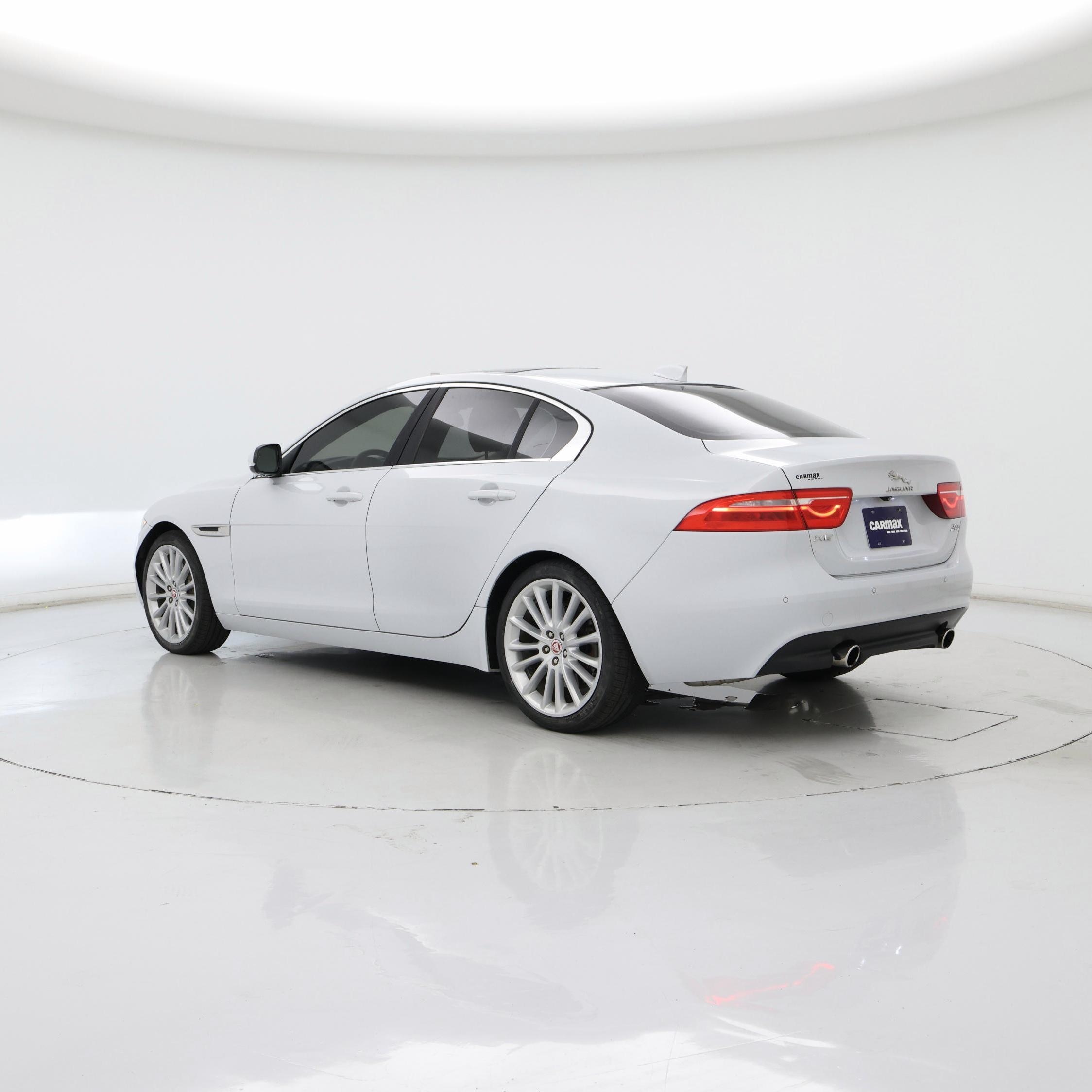 Thumbnail: 2018 Jaguar XE - 2