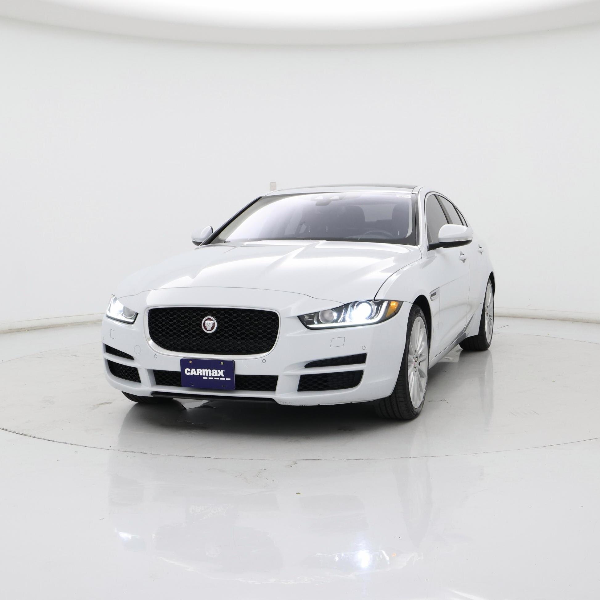 Thumbnail: 2018 Jaguar XE - 4