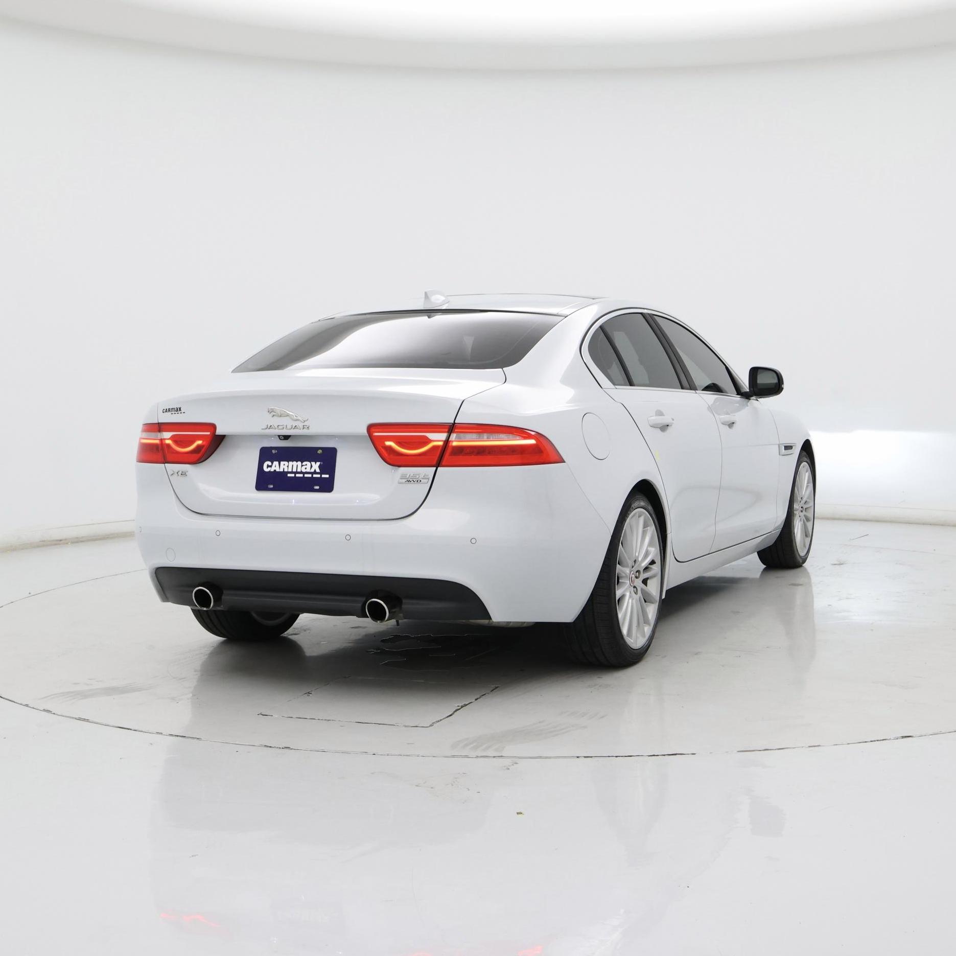 Thumbnail: 2018 Jaguar XE - 8