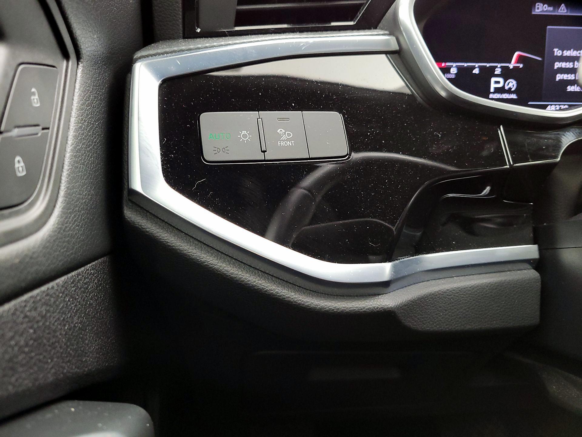 Thumbnail: 2021 Audi Q3 - 13