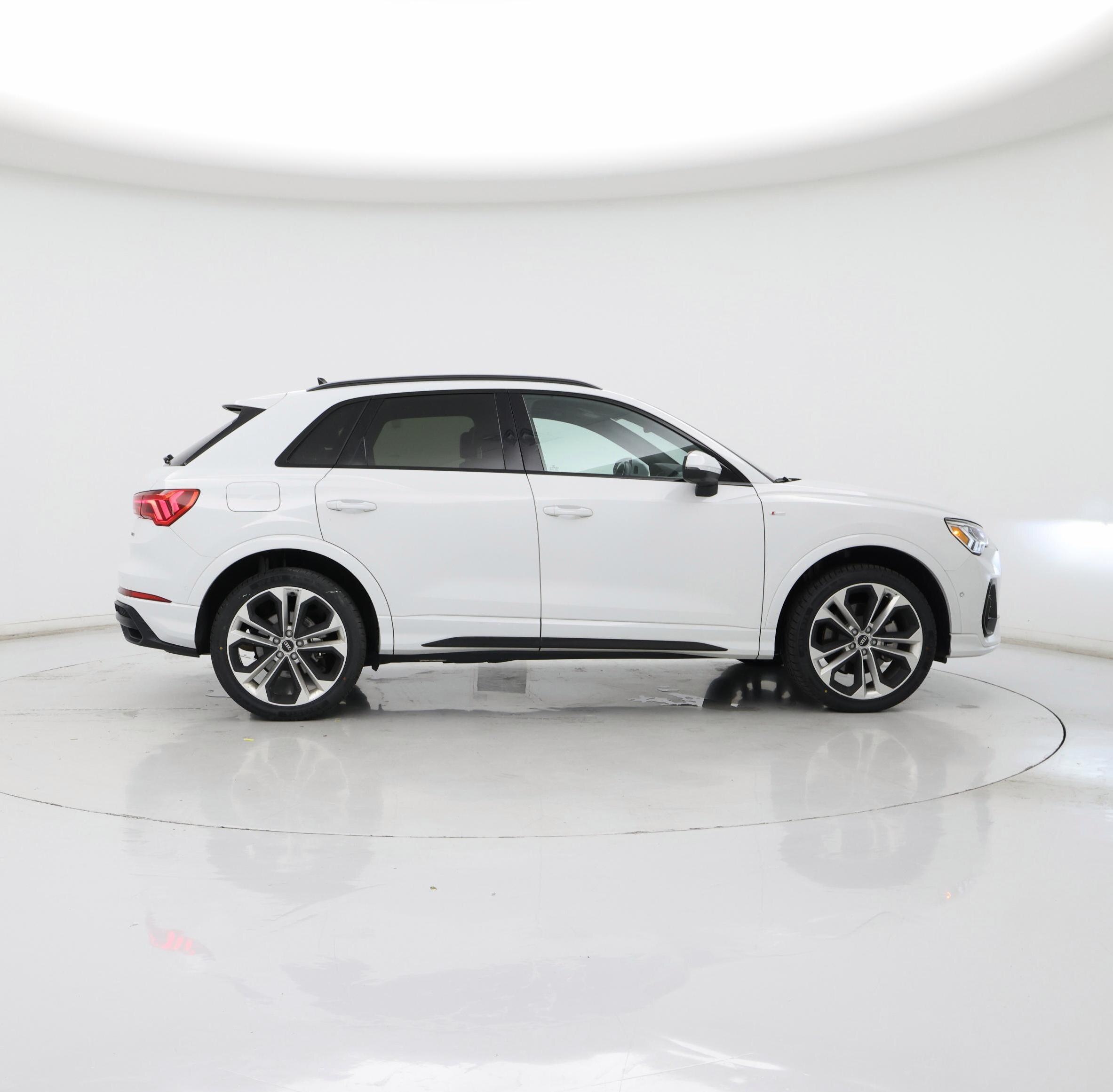 Thumbnail: 2021 Audi Q3 - 7