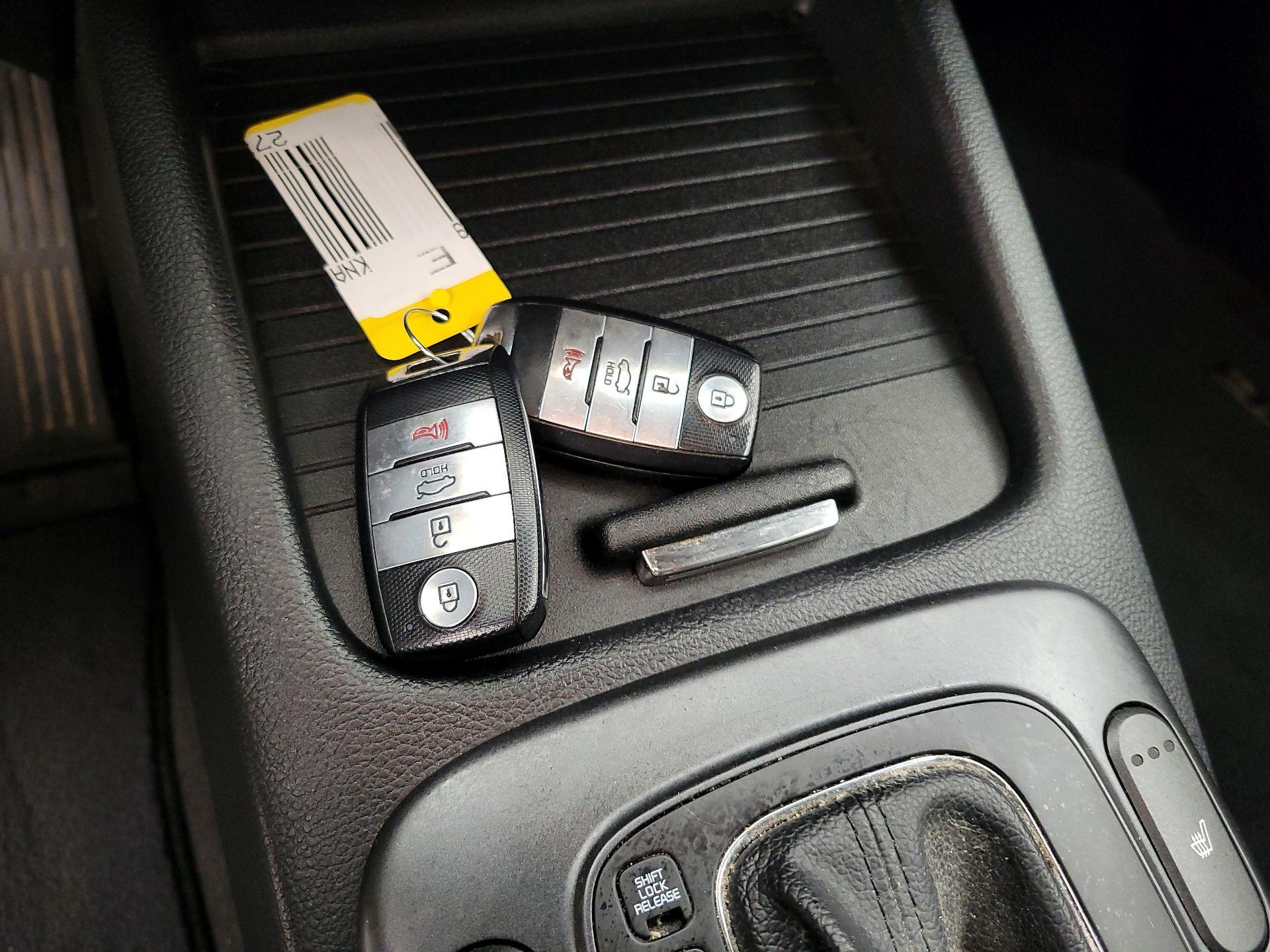 Thumbnail: 2015 Kia Forte - 18