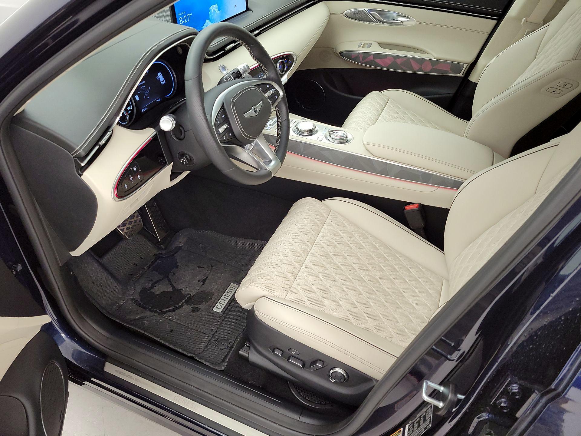 Thumbnail: 2025 Genesis GV70 - 11