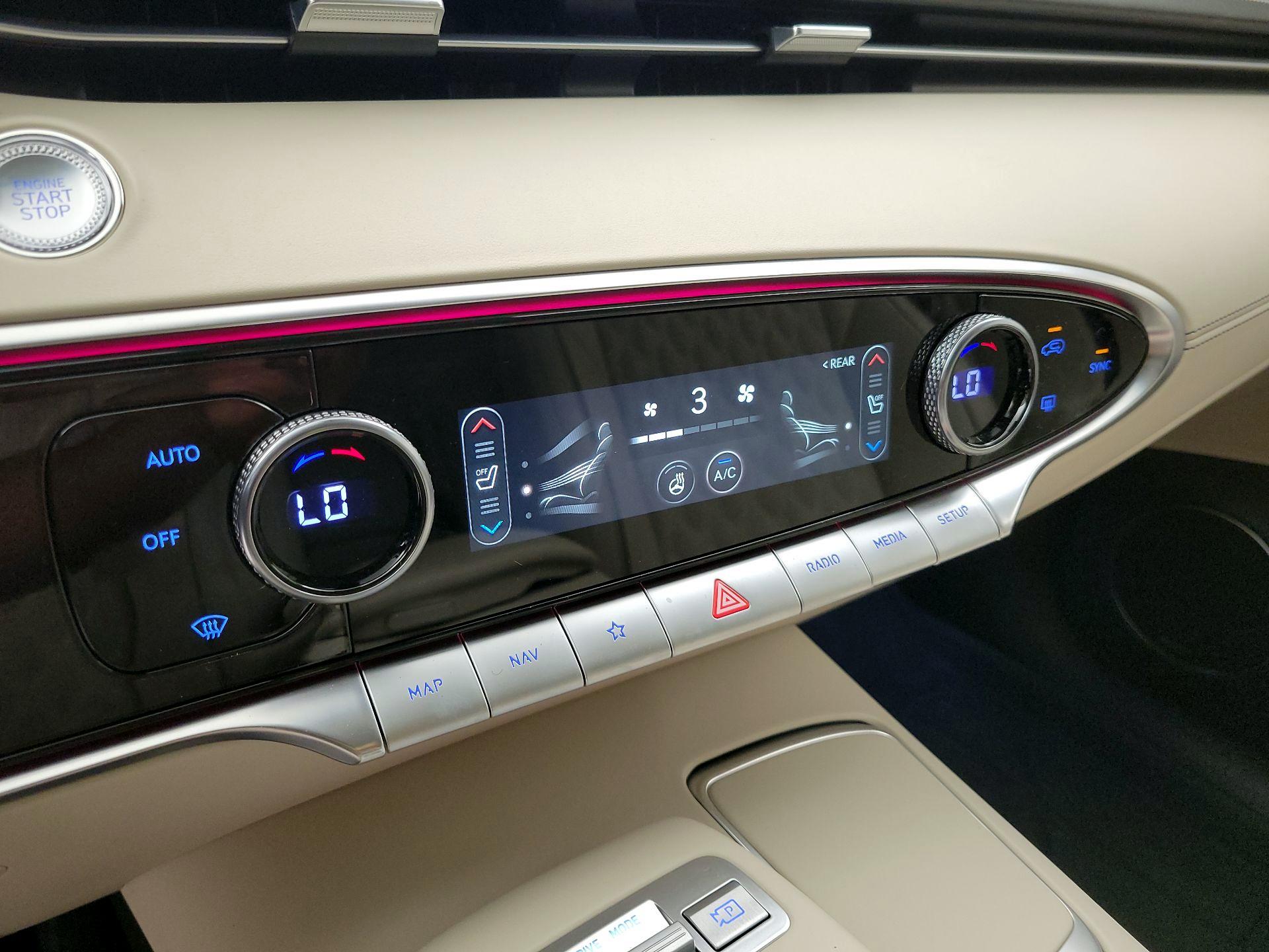 Thumbnail: 2025 Genesis GV70 - 14