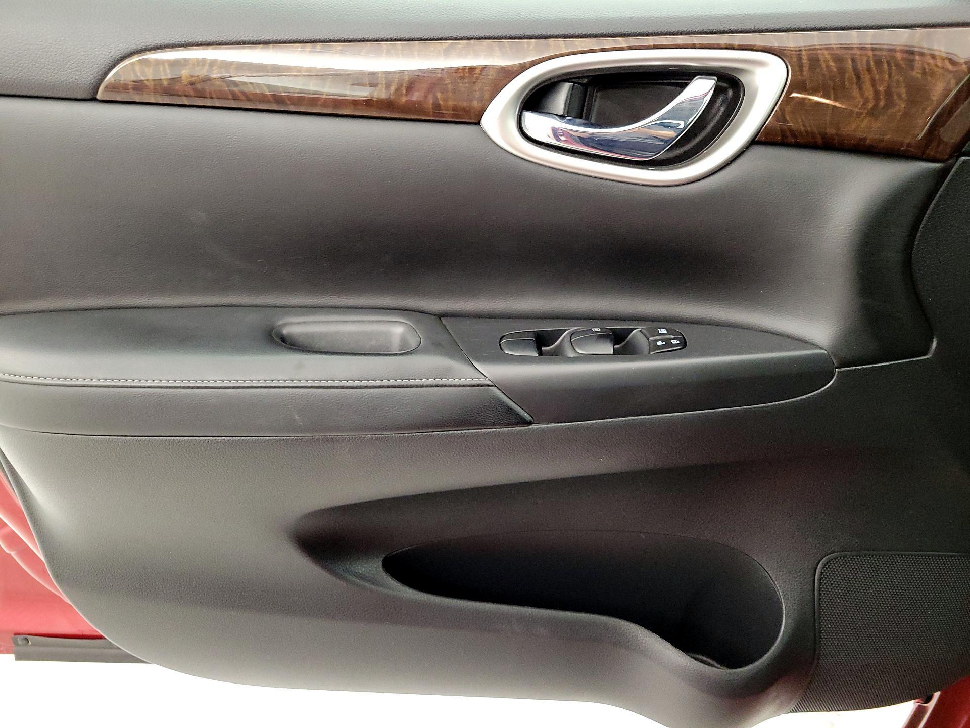 Thumbnail: 2014 Nissan Sentra - 12