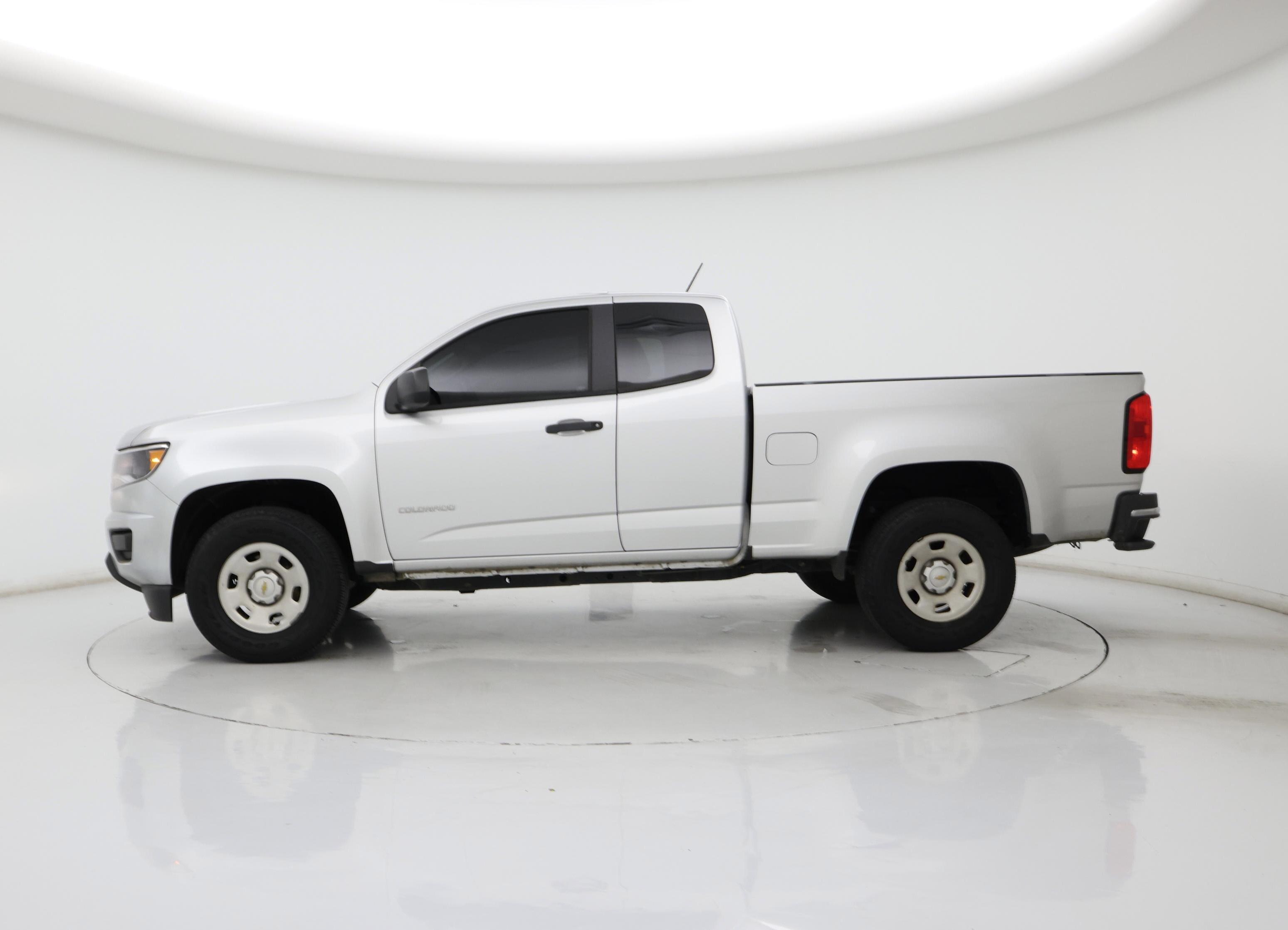 Thumbnail: 2019 Chevrolet Colorado - 3