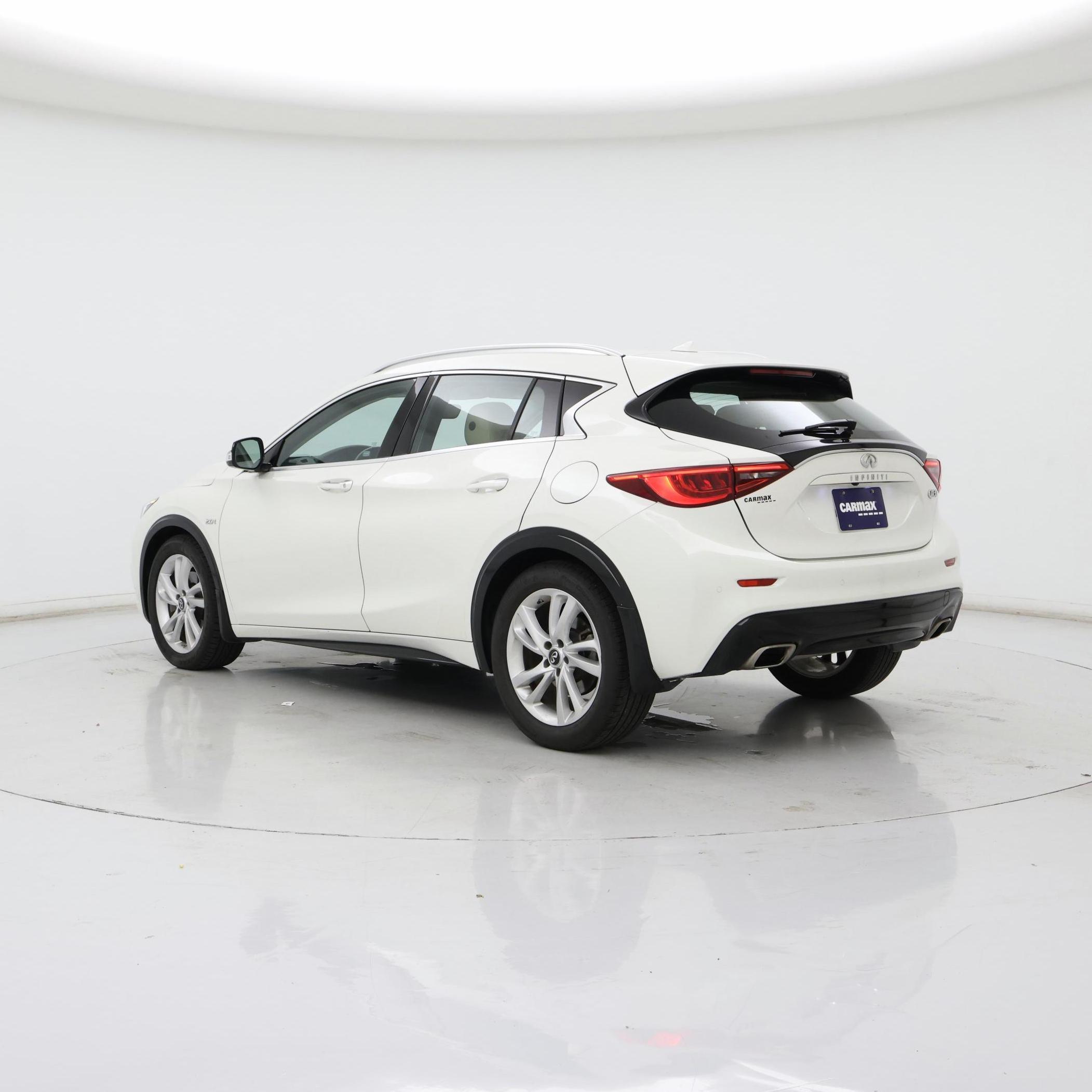 Thumbnail: 2017 INFINITI QX30 - 2