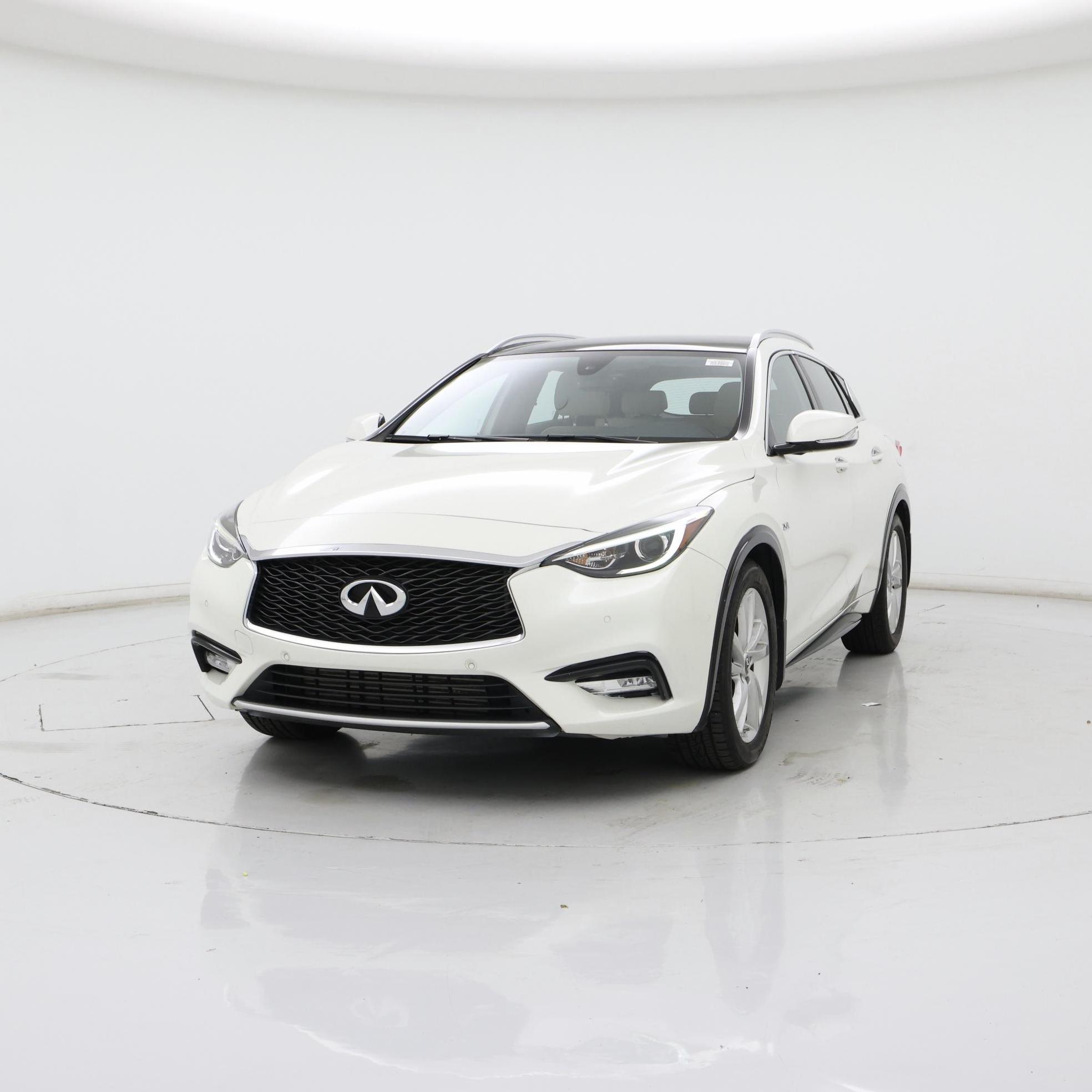 Thumbnail: 2017 INFINITI QX30 - 4