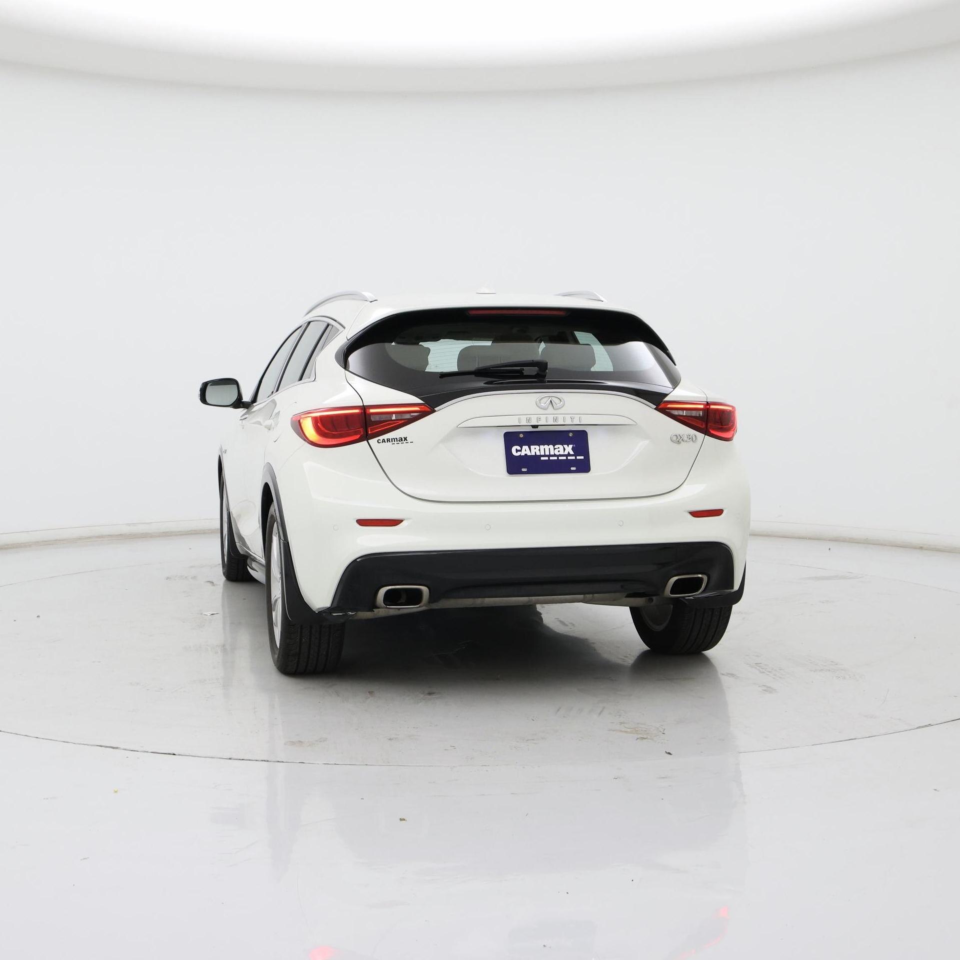 Thumbnail: 2017 INFINITI QX30 - 6