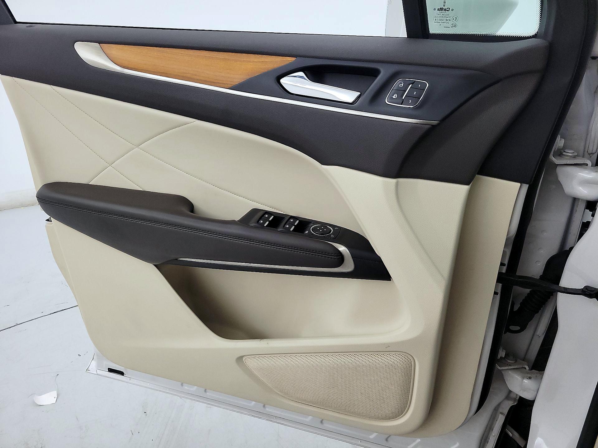 Thumbnail: 2016 Lincoln MKC - 12