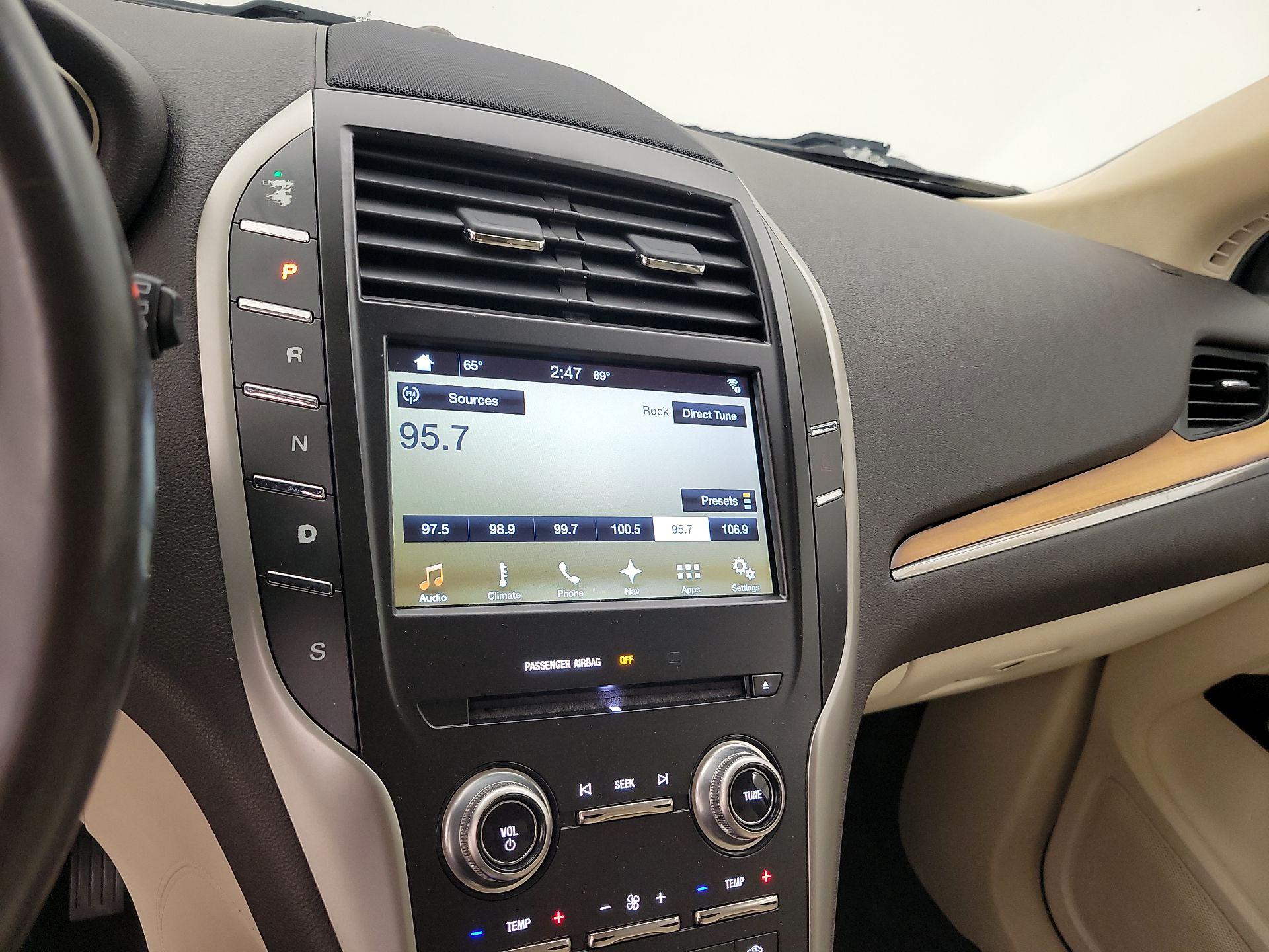 Thumbnail: 2016 Lincoln MKC - 14