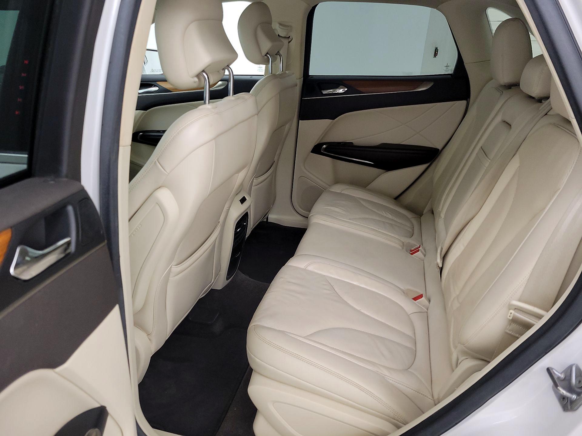 Thumbnail: 2016 Lincoln MKC - 17