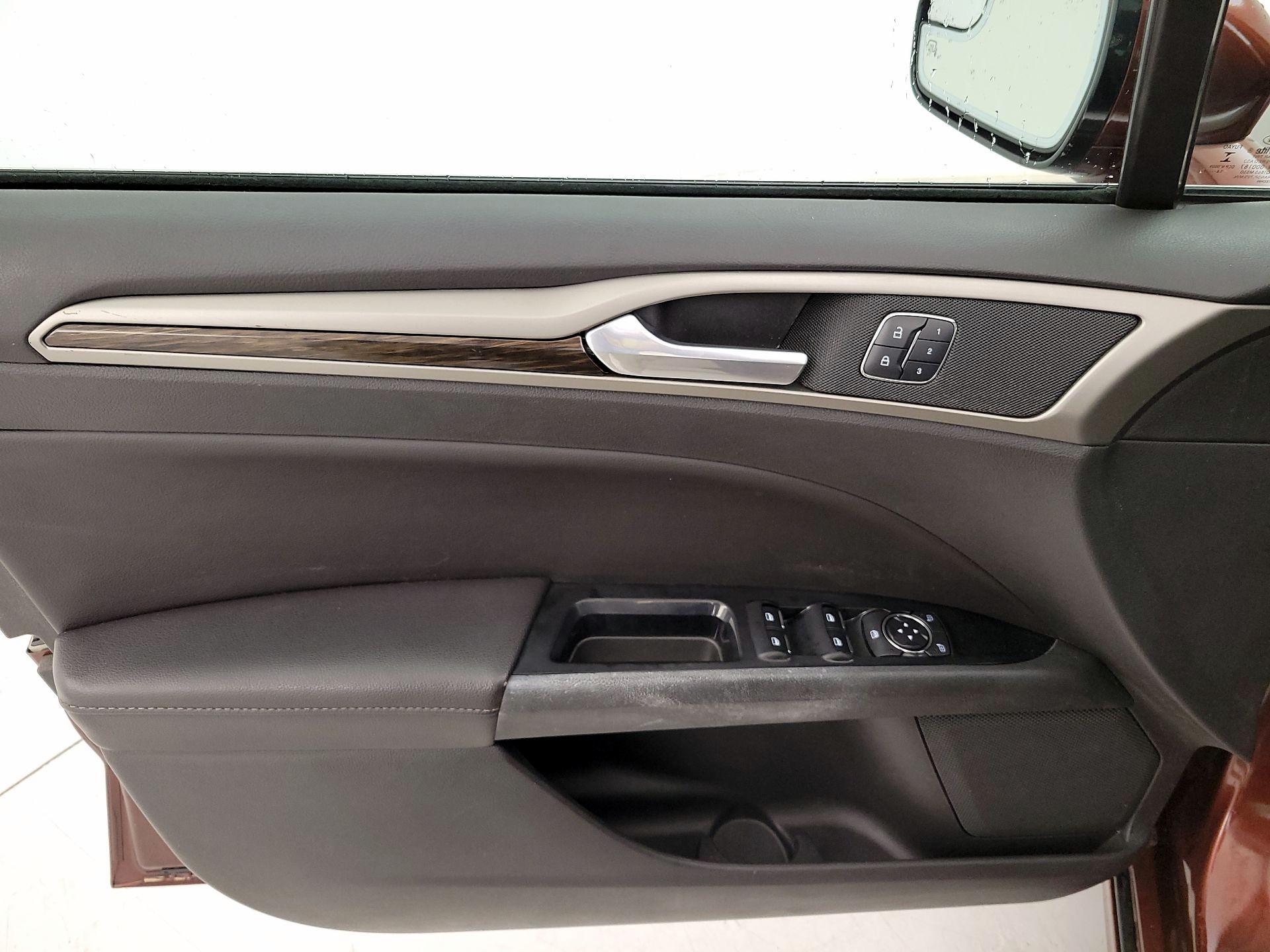 Thumbnail: 2015 Ford Fusion - 12