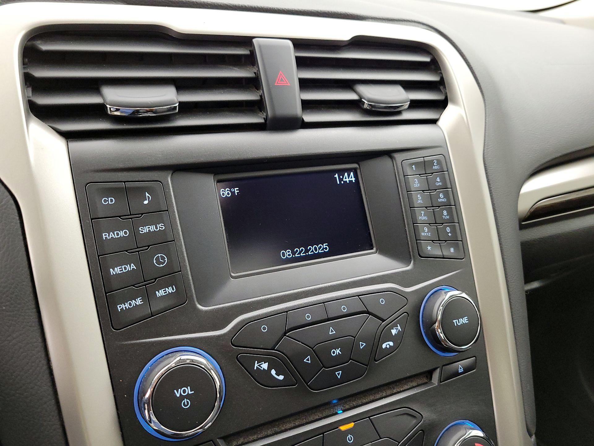 Thumbnail: 2015 Ford Fusion - 13