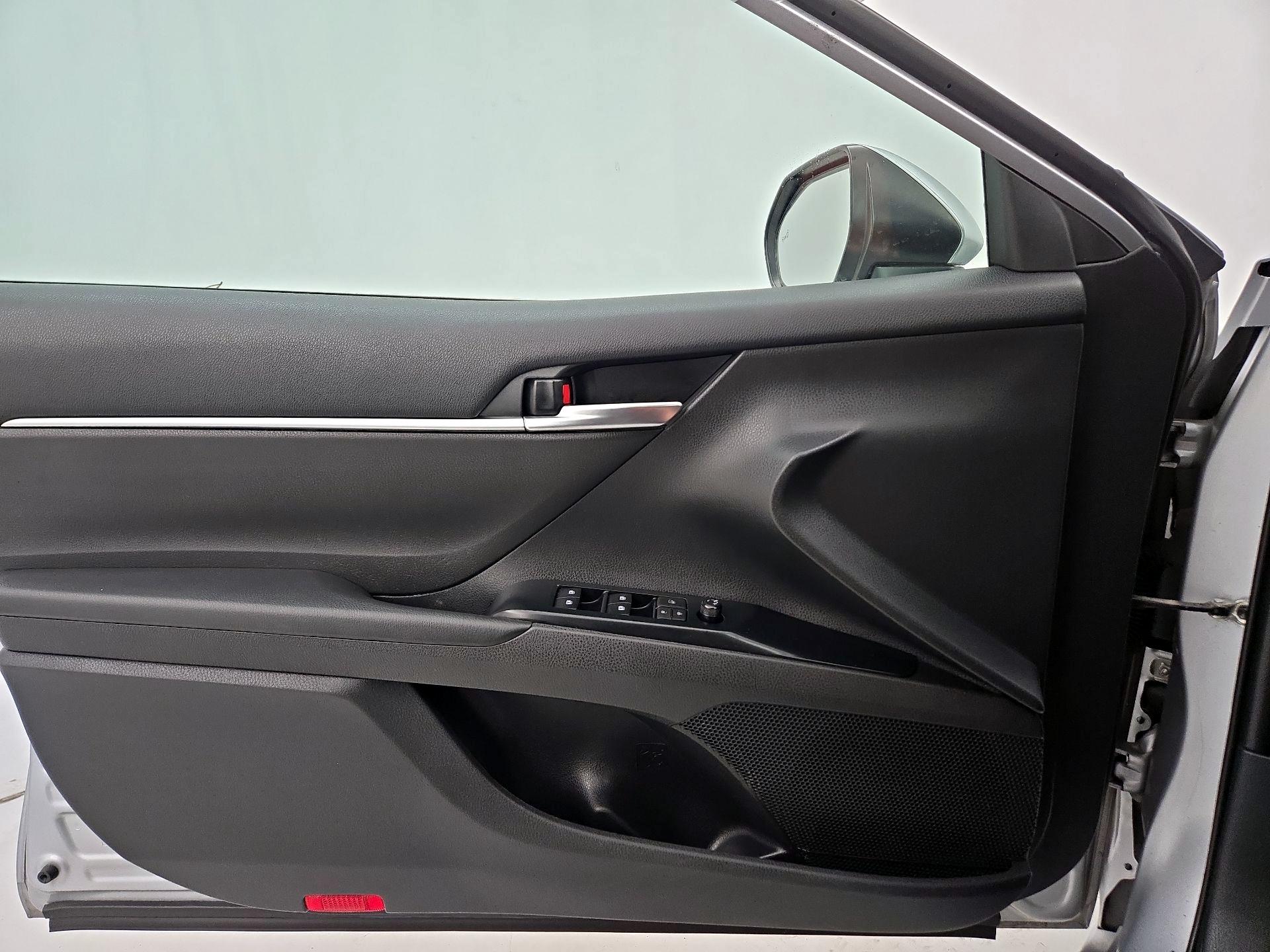 Thumbnail: 2020 Toyota Camry - 12