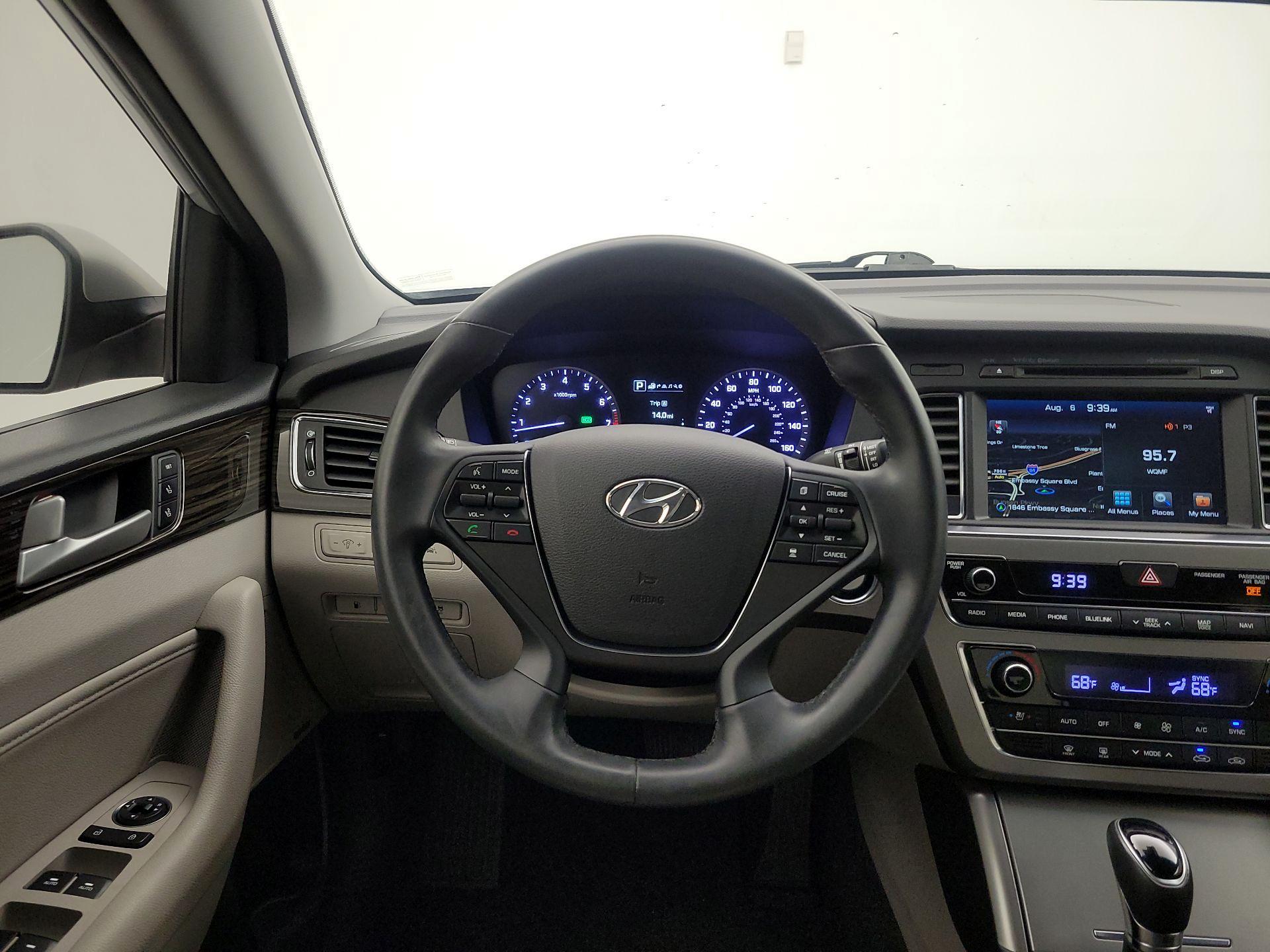 Thumbnail: 2017 Hyundai Sonata - 10