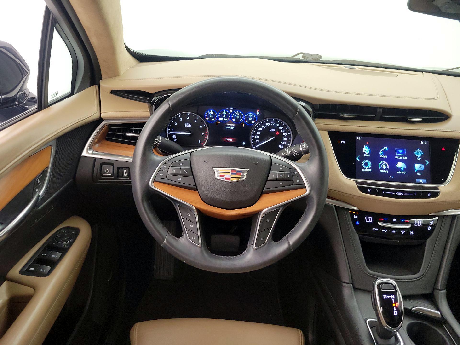 Thumbnail: 2017 Cadillac XT5 - 10