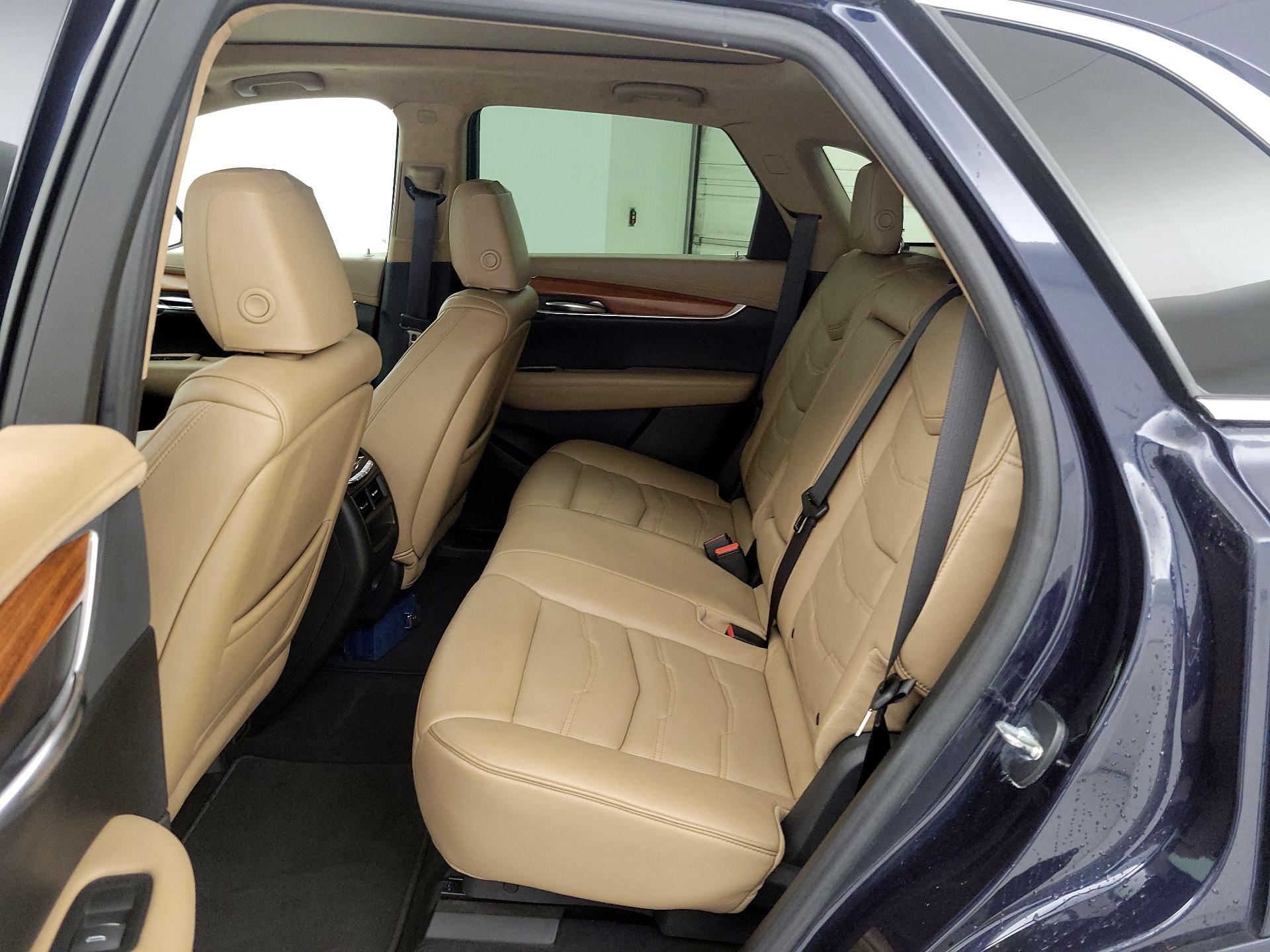 Thumbnail: 2017 Cadillac XT5 - 16