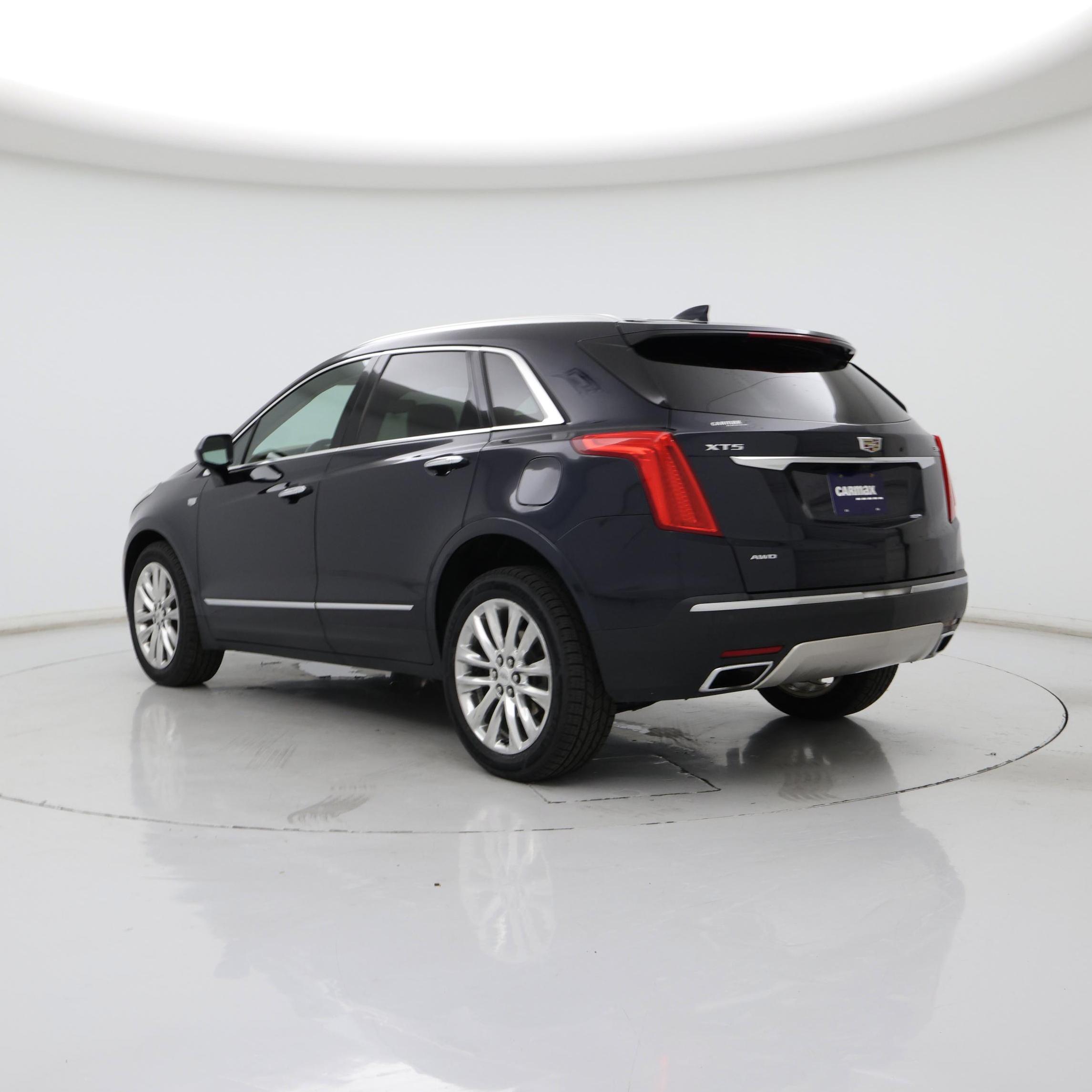 Thumbnail: 2017 Cadillac XT5 - 2