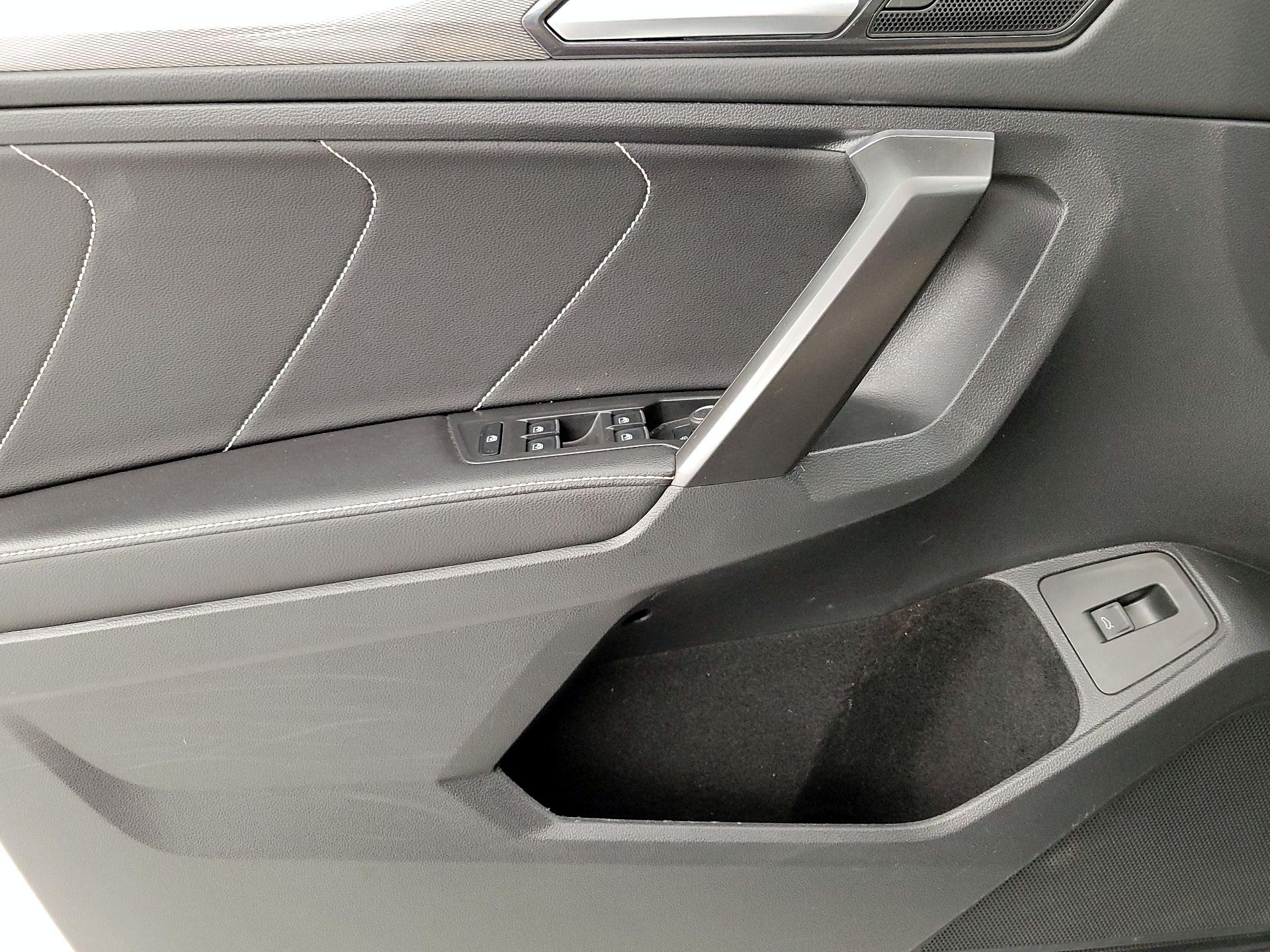Thumbnail: 2022 Volkswagen Tiguan - 12