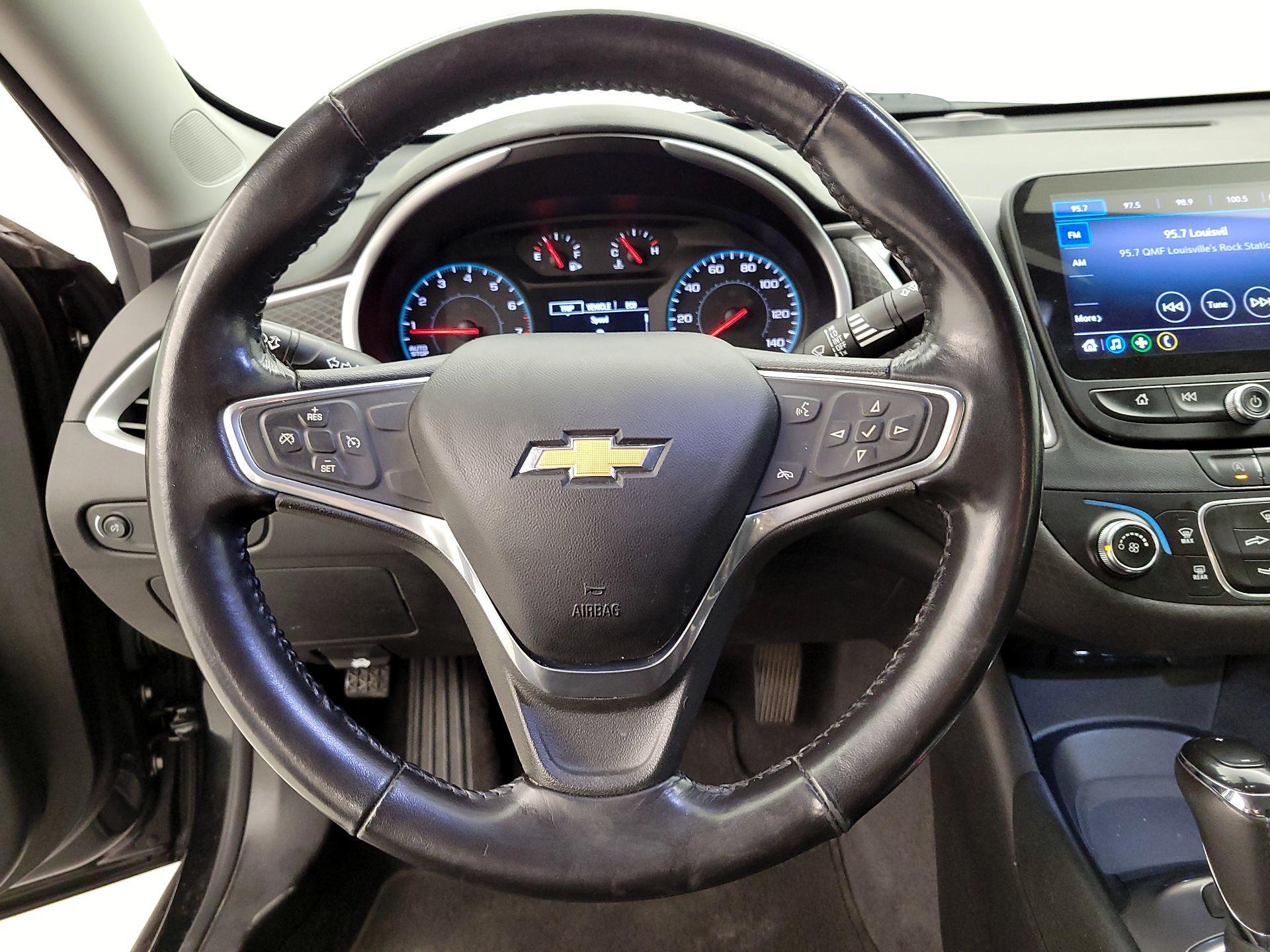 Thumbnail: 2020 Chevrolet Malibu - 10