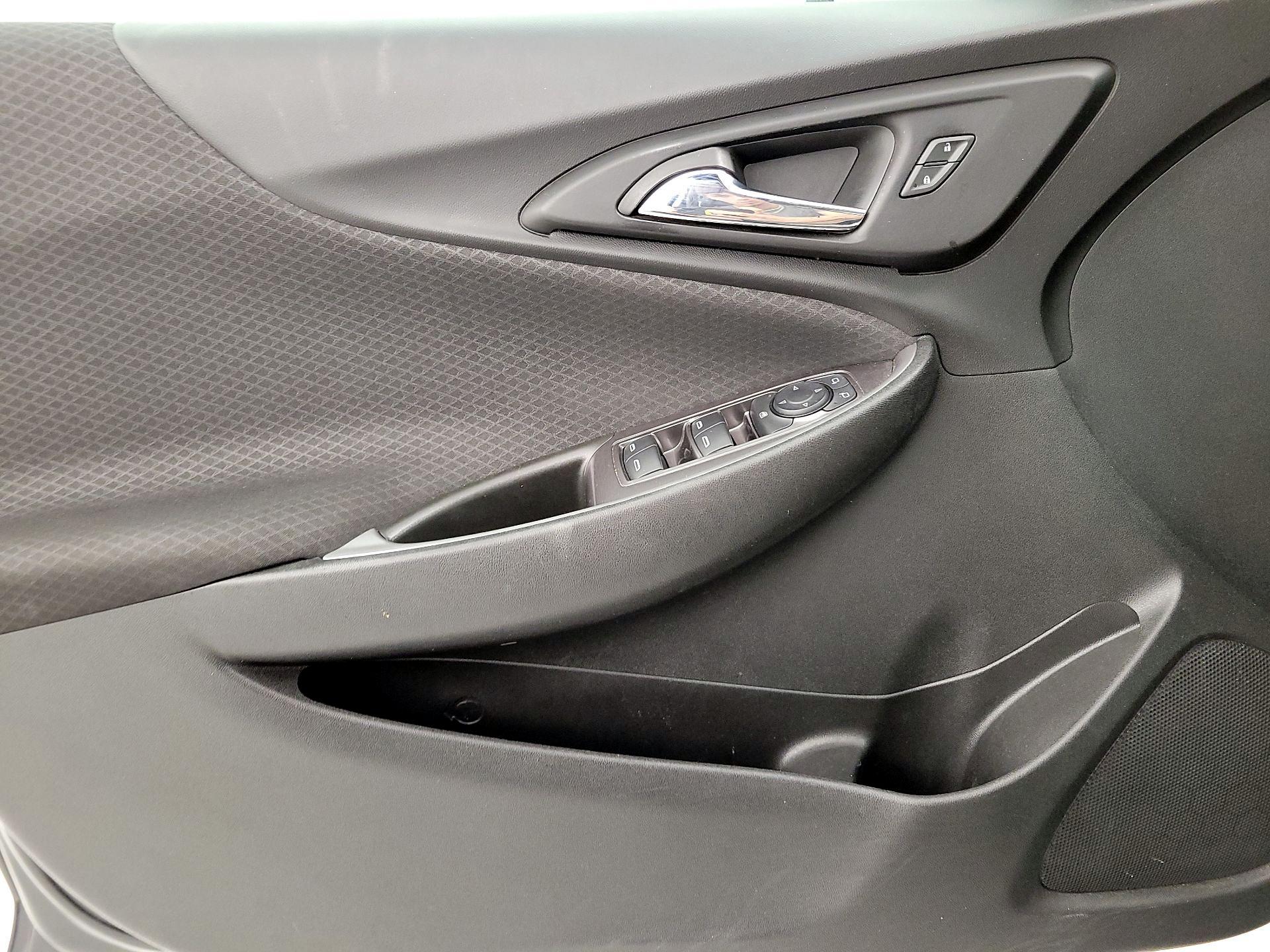 Thumbnail: 2020 Chevrolet Malibu - 12
