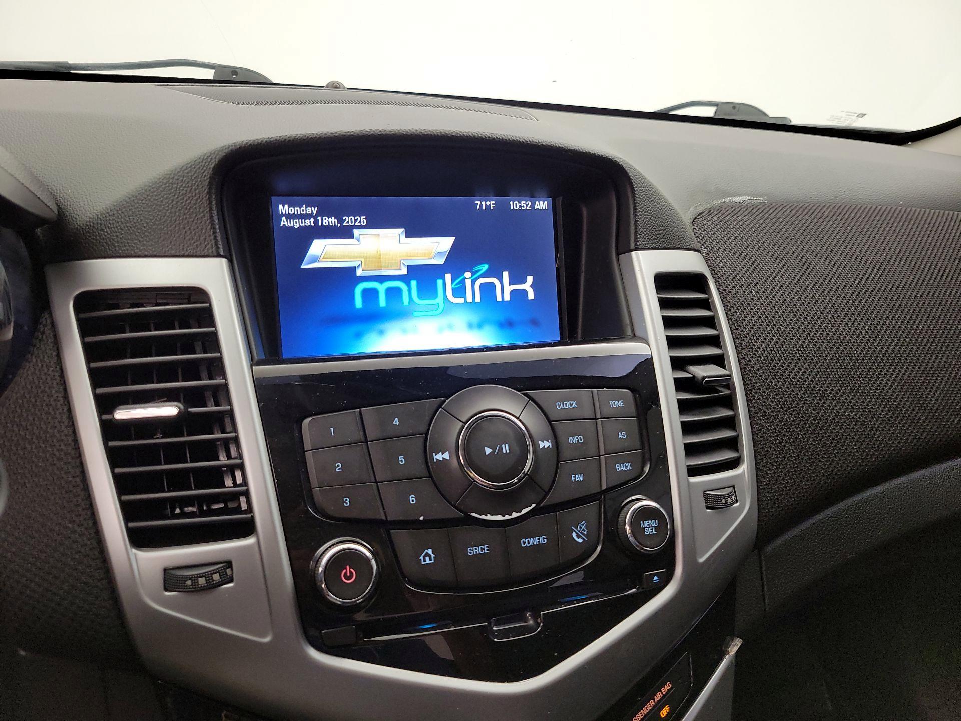 Thumbnail: 2015 Chevrolet Cruze - 13