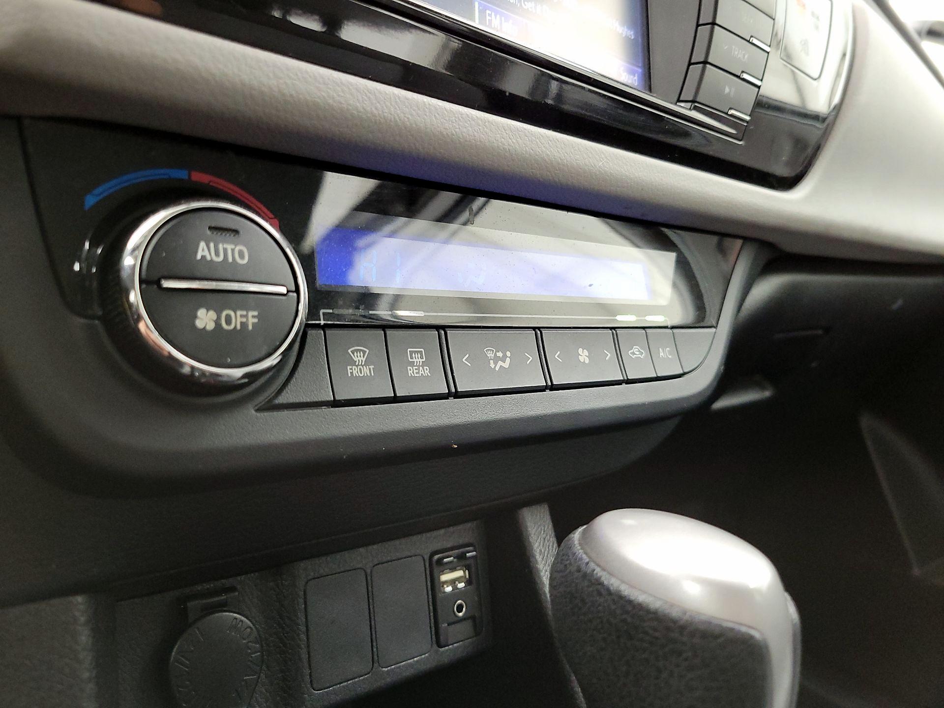 Thumbnail: 2016 Toyota Corolla - 16