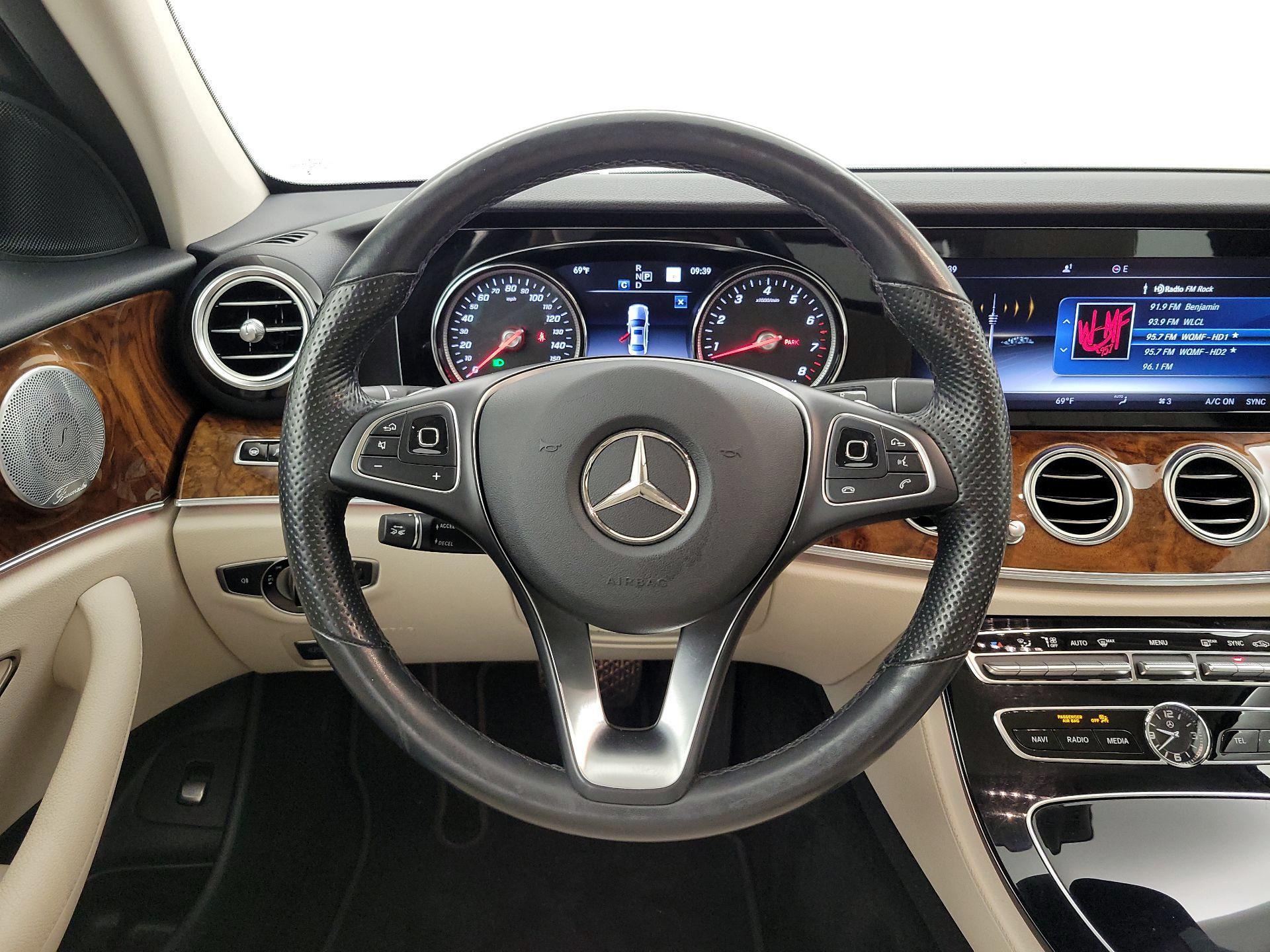 Thumbnail: 2018 Mercedes-Benz E-Class - 10
